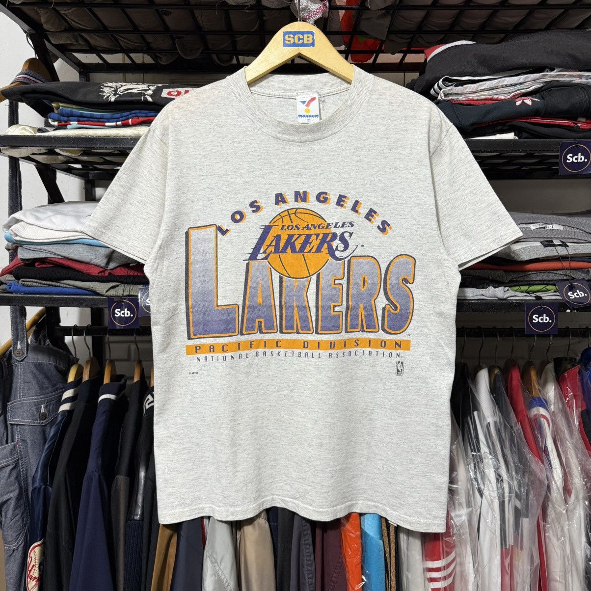 Vintage Vintage lakers los angeles by artex t shirt Size US M / EU 48-50 / 2 - 1 Thumbnail