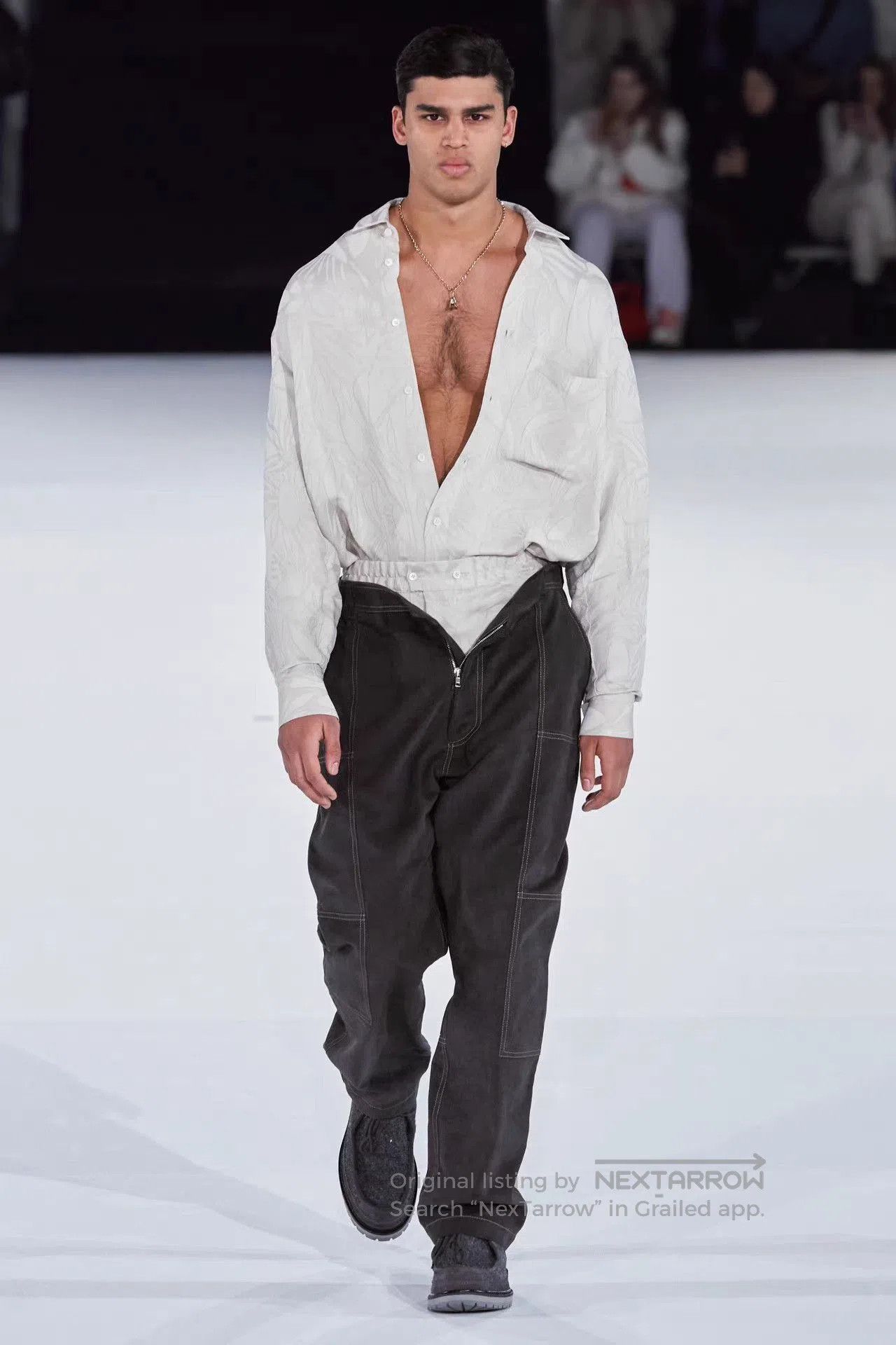 Jacquemus White Long Sleeve Button. Size US M / EU 48-50 / 2 - 2 Thumbnail