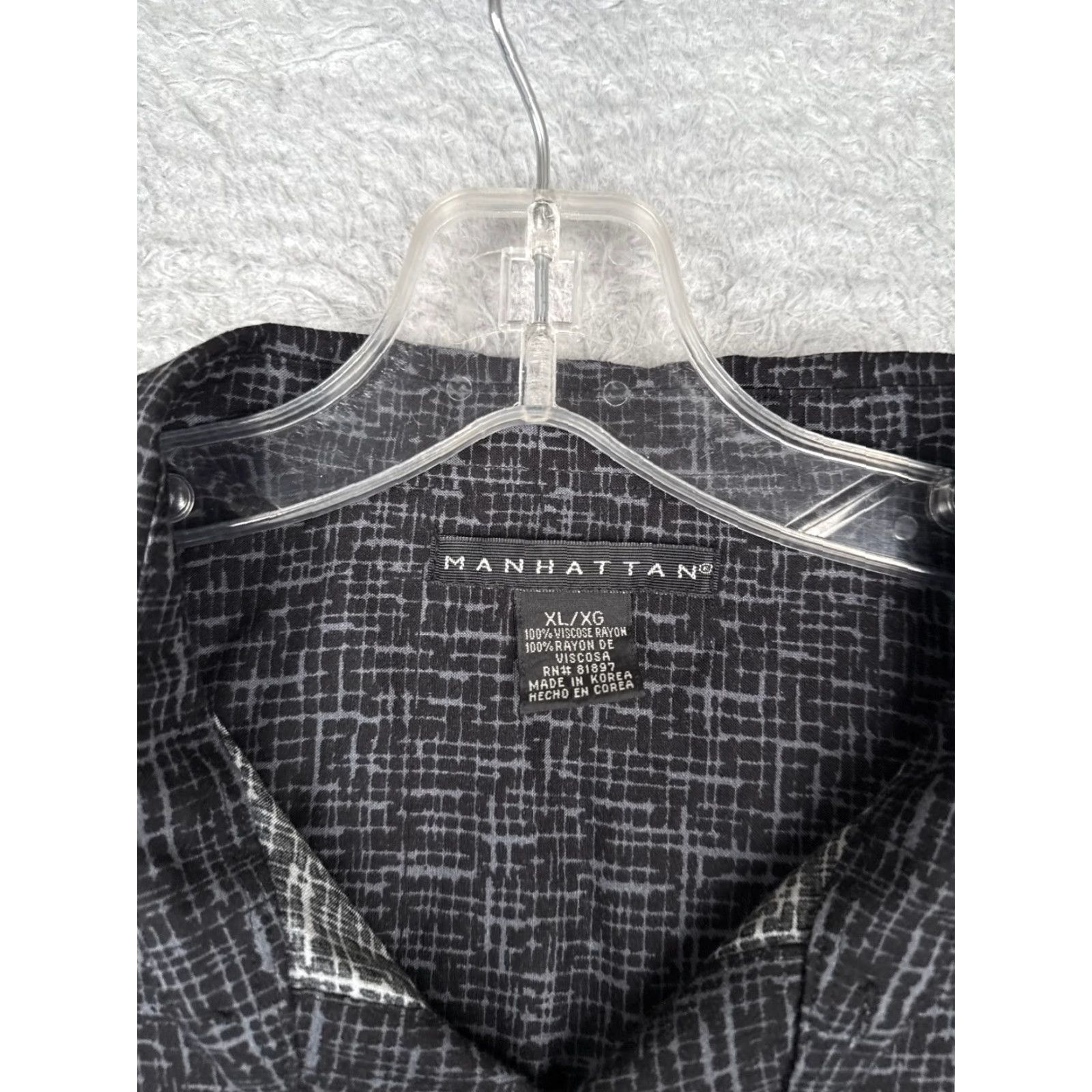 Vintage Manhatten Shirt Men XL Black Floral Leaf Button Hawaiian 100% Rayon Size US XL / EU 56 / 4 - 7 Thumbnail