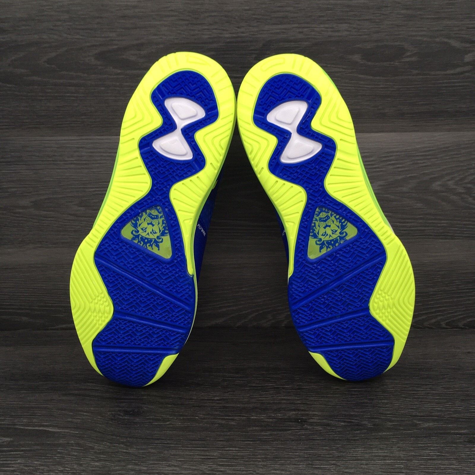 Nike Nike Lebron 8 V/2 Low, Volt | Size 13.5M [new] DN1581-400 Size US 13 / EU 46 - 8 Thumbnail