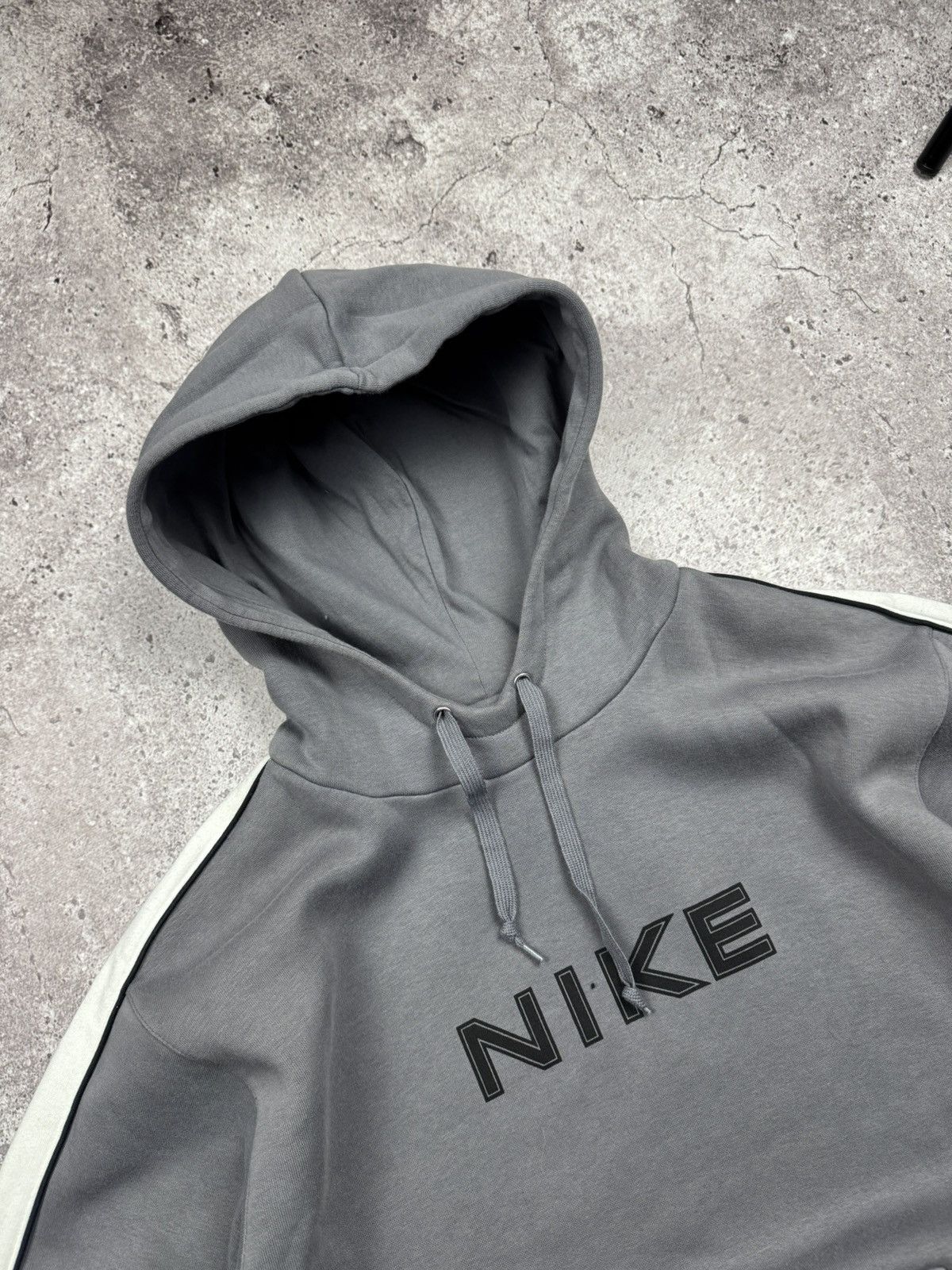 Nike Vintage Nike Big Spellout Logo Hoodie Y2K Drill Japanesse Size US L / EU 52-54 / 3 - 4 Thumbnail