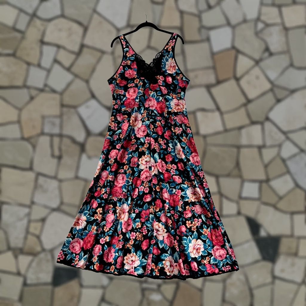 Vintage VINTAGE Vanity Fair Nightgown Dress Womens M Black Nylon Floral Sleeveless Lace 1970s Eveningwear Scarce/Like New Size M / US 6-8 / IT 42-44 - 1 Thumbnail