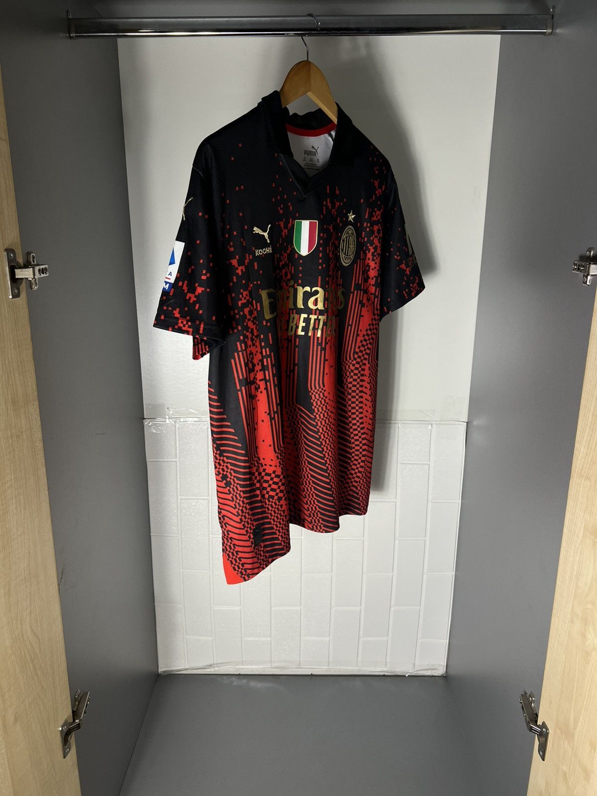 Puma VINTAGE PUMA FC MILAN ITALY SOCCER JERSEY RETRO BLOKE Y2K Size US XXL / EU 58 / 5 - 8 Thumbnail