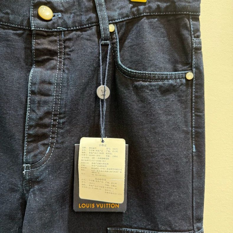 Louis Vuitton Louis Vuitton 25 new pearl button panel high-waist flared Size US 29 - 2 Thumbnail