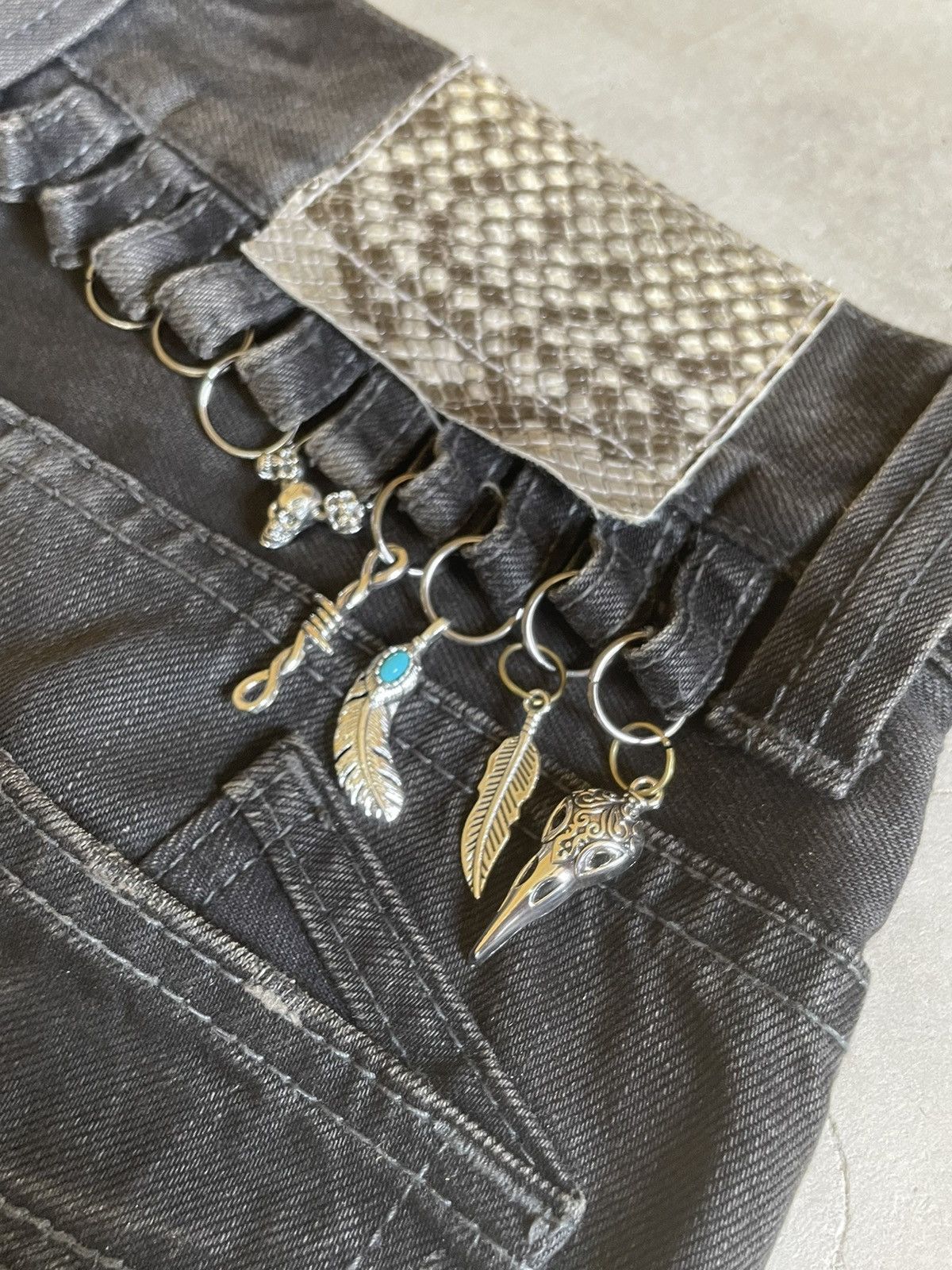 5351 POUR LES HOMMES × Obelisk × semanticdesign Semantic design Pierced & Charms Gothic Claw Mark Jeans Size US 30 / EU 46 - 18 Thumbnail