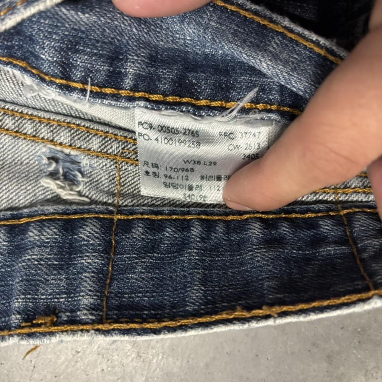 Levi's × Vintage Crazy Vintage Y2K/2000s Grunge Levi’s Dark Wash Skater Denim Jeans! Size US 36 / EU 52 - 8 Thumbnail