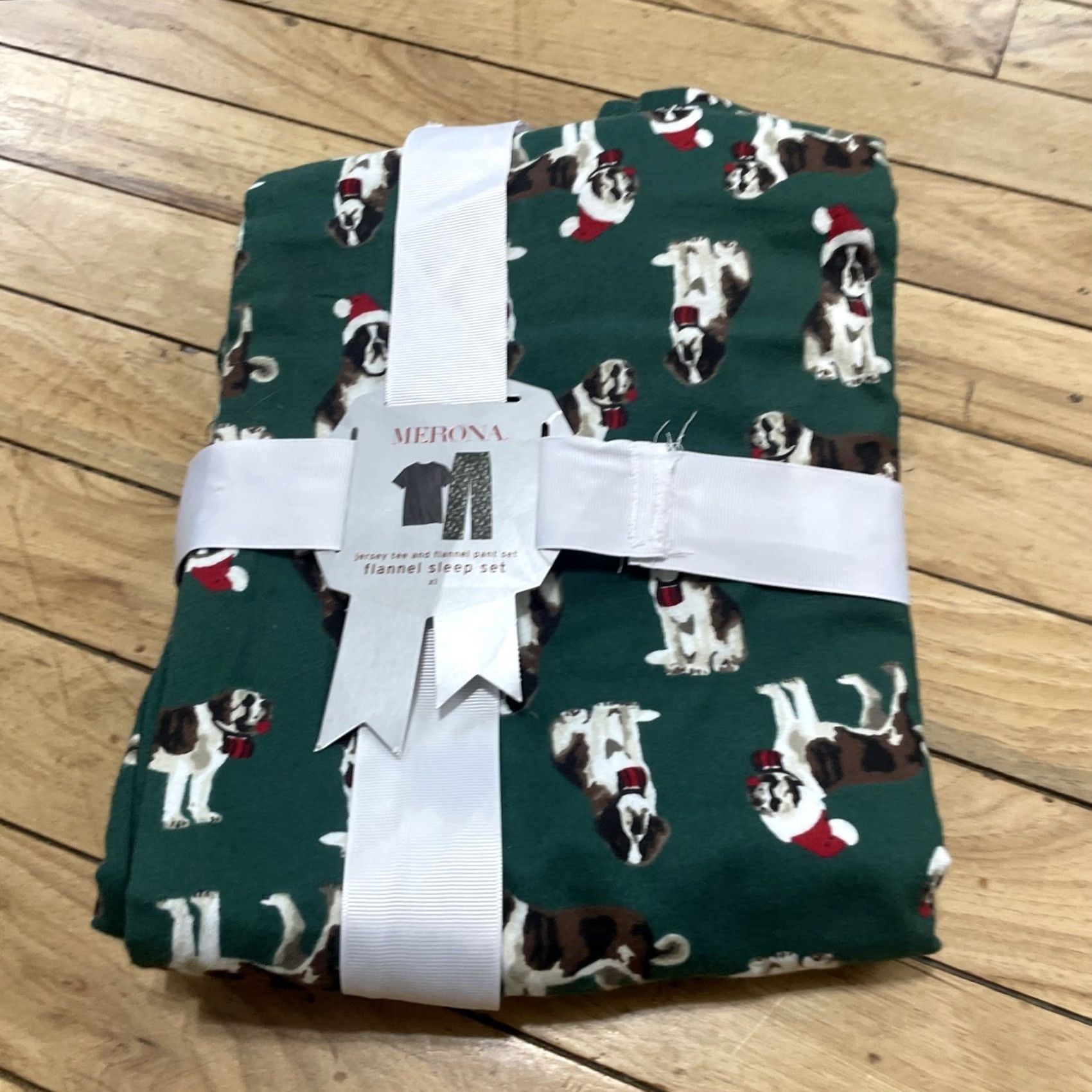 Old Navy Old Navy Flannel Pajama Pants Men XL Christmas Santa Dogs Green 100% Cotton Holiday Christmas 2012 NEW Size US 36 / EU 52 - 2 Thumbnail