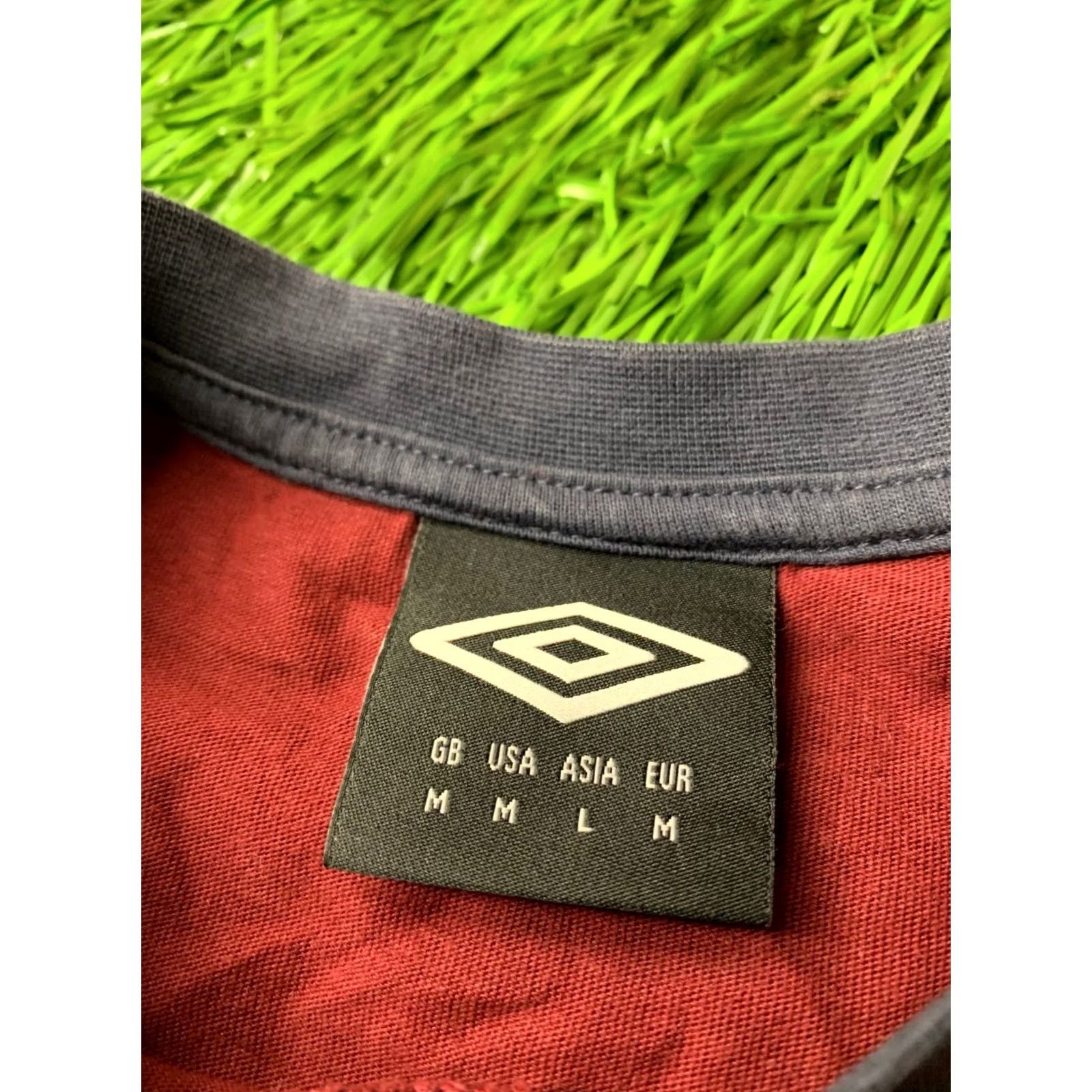 Umbro UMBRO ORIGINAL 2018 MEN CASUAL STRIPES SHIRT TEE JERSEY SIZE MEDIUM Size US M / EU 48-50 / 2 - 5 Thumbnail