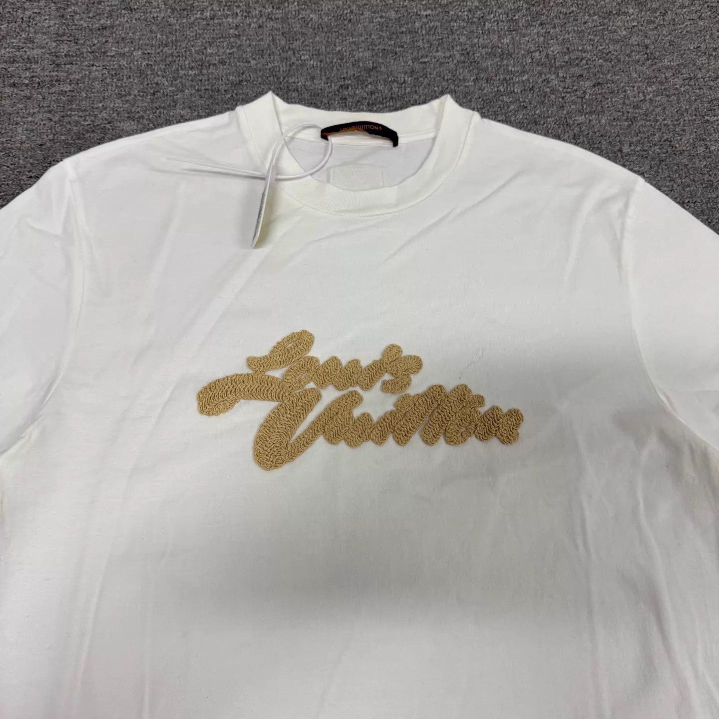 Louis Vuitton LV Straw Letter Logo Short Tee White S 99 New Size US S / EU 44-46 / 1 - 4 Thumbnail