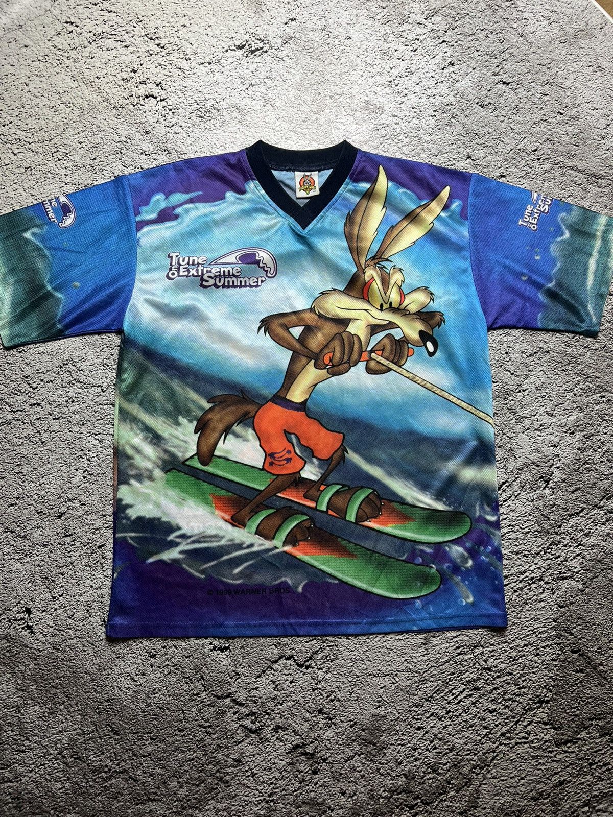 Warner Bros 1999 Looney Tunes tune on extreme summer surf coyote t shirt Size US L / EU 52-54 / 3 - 2 Thumbnail