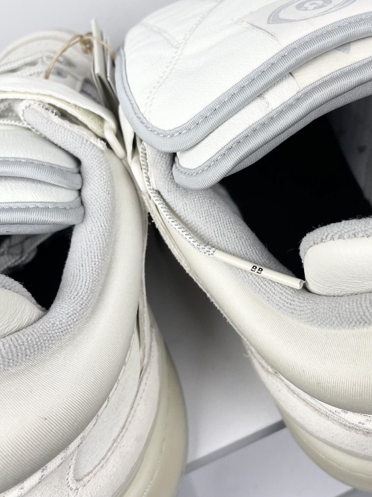 Adidas Adidas x Bad Bunny 🐰 Forum Buckle Low Bad Bunny Sneakers Size US 12 / EU 45 - 7 Thumbnail