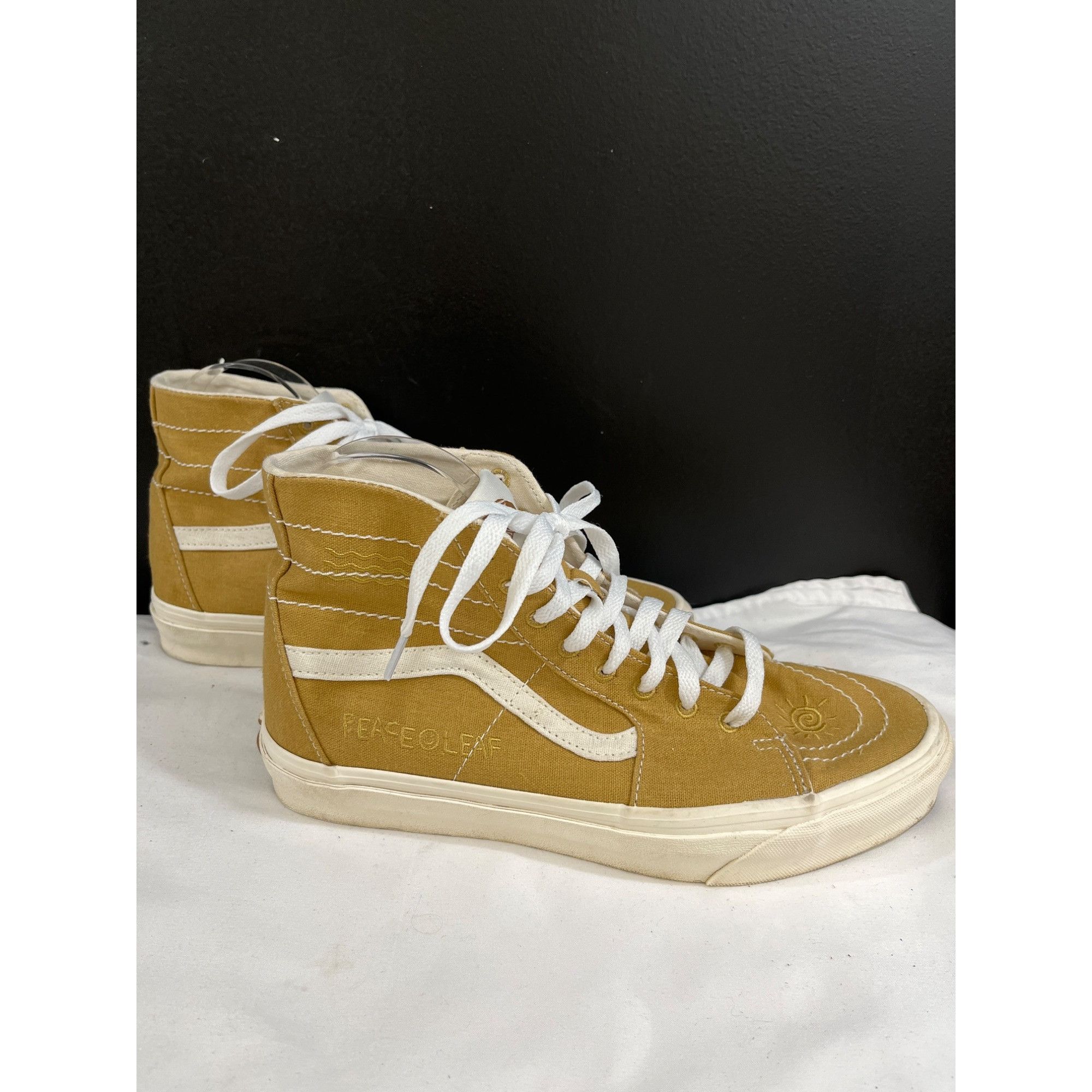 Vans Van Unisex Tan High-top Casual Sneakers Size M8/W9.5 SKU 621 Size US 9.5 / IT 39.5 - 1 Thumbnail