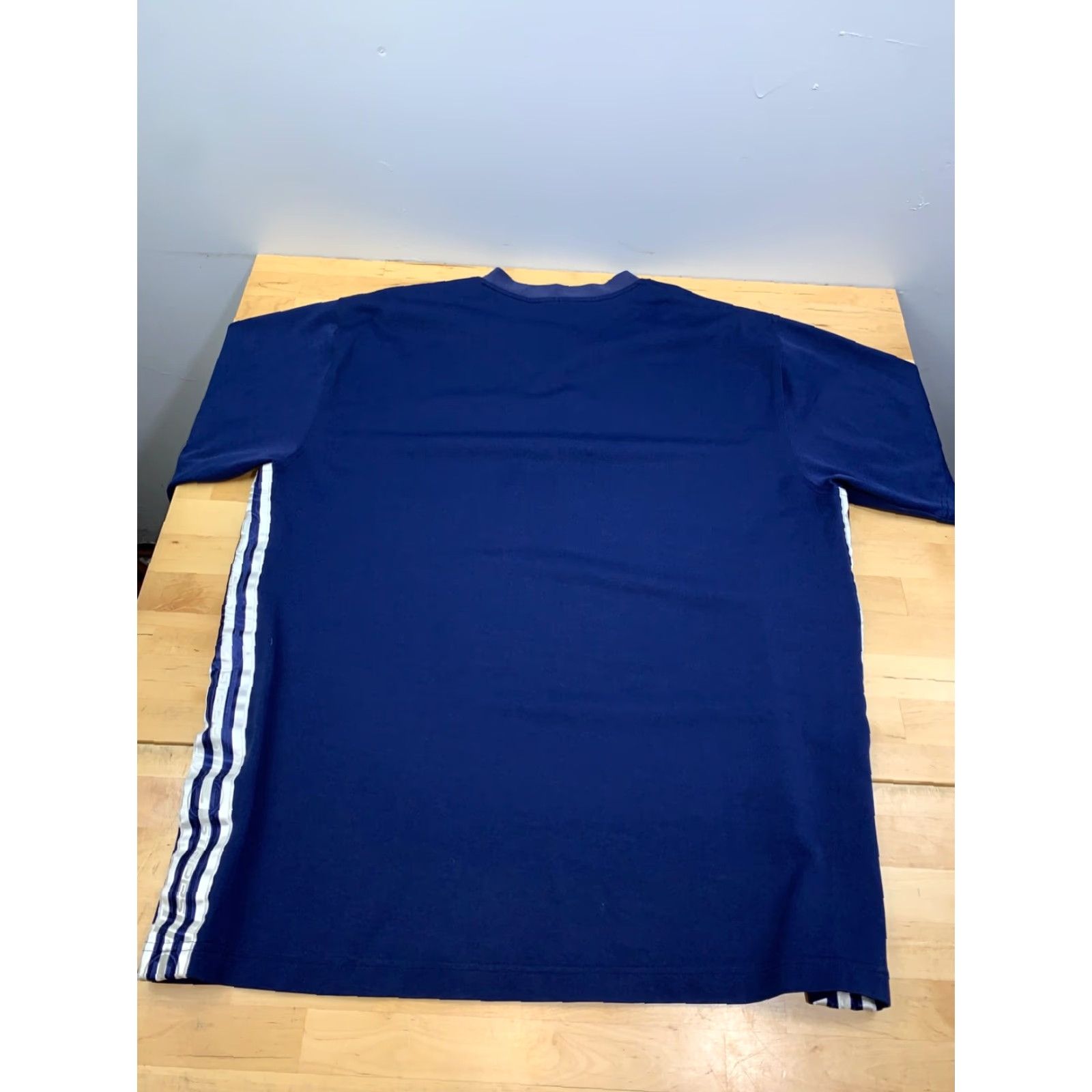 Adidas VINTAGE adidas Soccer Jersey Mens L Blue V Neck 3 Stripes Short Sleeve Pullover Jersey Size US L / EU 52-54 / 3 - 7 Thumbnail