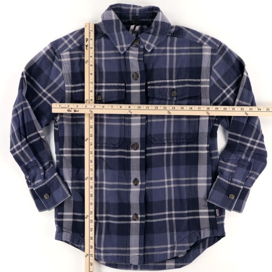 Patagonia Patagonia Shirt Navy Women's XS Heavyweight Fjord Flannel Plaid Long Sleeve Button Up Size XS / US 0-2 / IT 36-38 - 3 Thumbnail