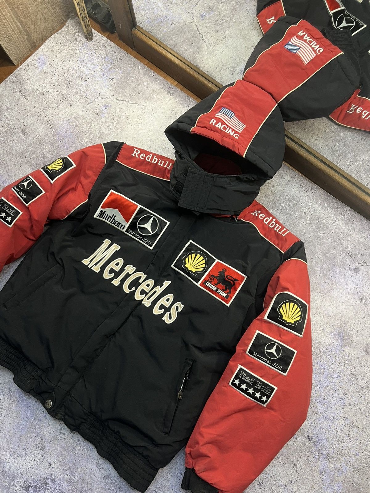Ferrari Malboro mercedes bens red bull racing formula 1 jacket Size US M / EU 48-50 / 2 - 1 Thumbnail