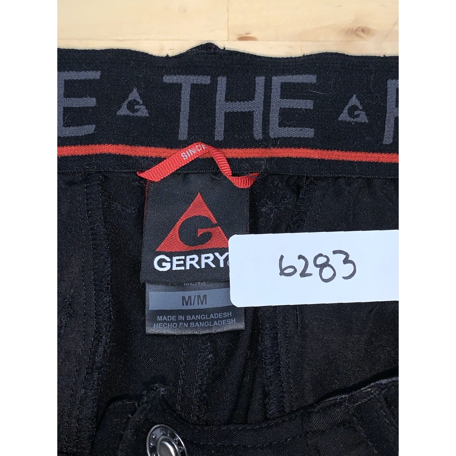 Vintage Gerry Mens Joggers M Black Casual Drawstring Pants Modern Fit Tailored Everyday Comfort Size ONE SIZE - 3 Thumbnail