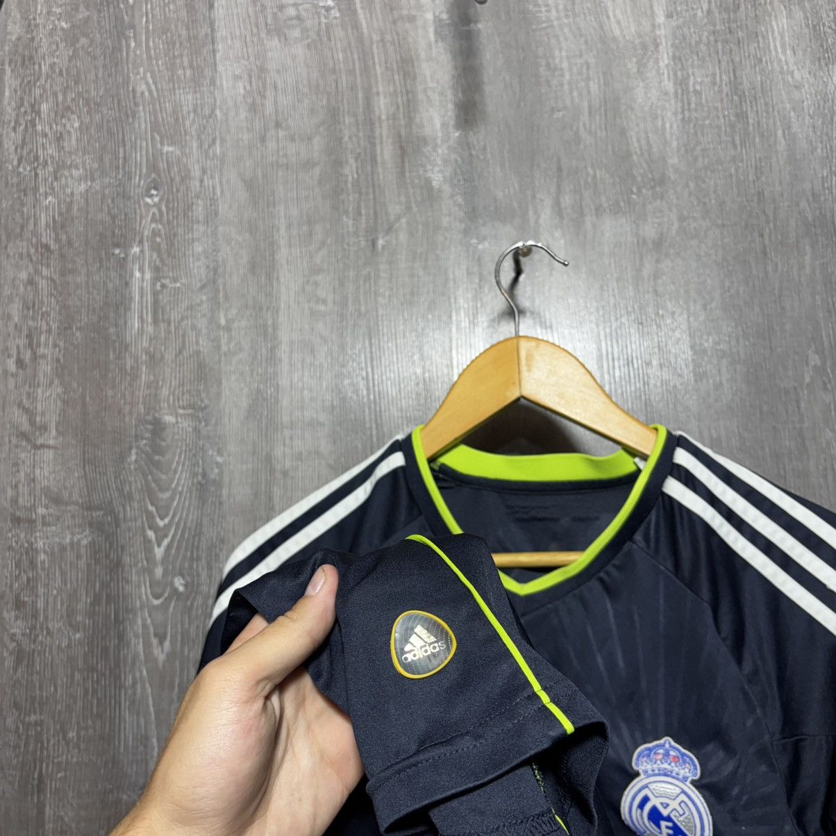 Adidas Vintage Adidas Real Madrid Soccer Jersey Home Shirt 2010-12 Size US M / EU 48-50 / 2 - 7 Thumbnail