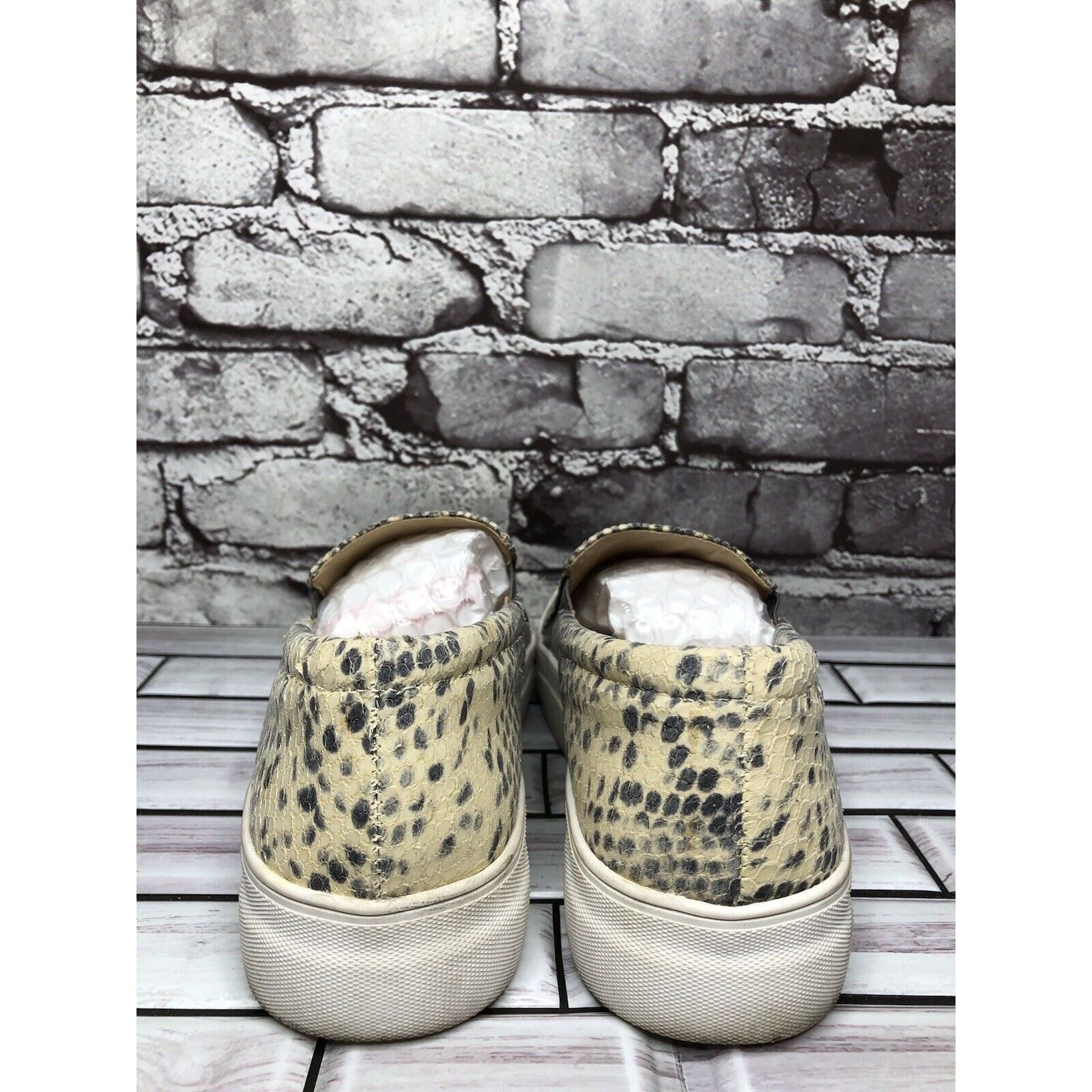 Vince Camuto Vince Camuto Korli 2 Ivory Leather SnakeSkin Slip On Sneaker Size US 7.5 / IT 37.5 - 4 Thumbnail
