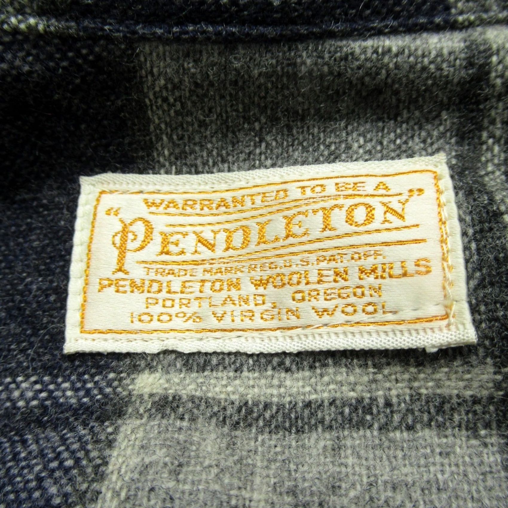 Pendleton VINTAGE Pendleton Wool Shirt Jacket Womens Large Blue Plaid Pockets USA Made VTG 50's Woman Shirt Jacket Blue Size L / US 10 / IT 46 - 4 Thumbnail