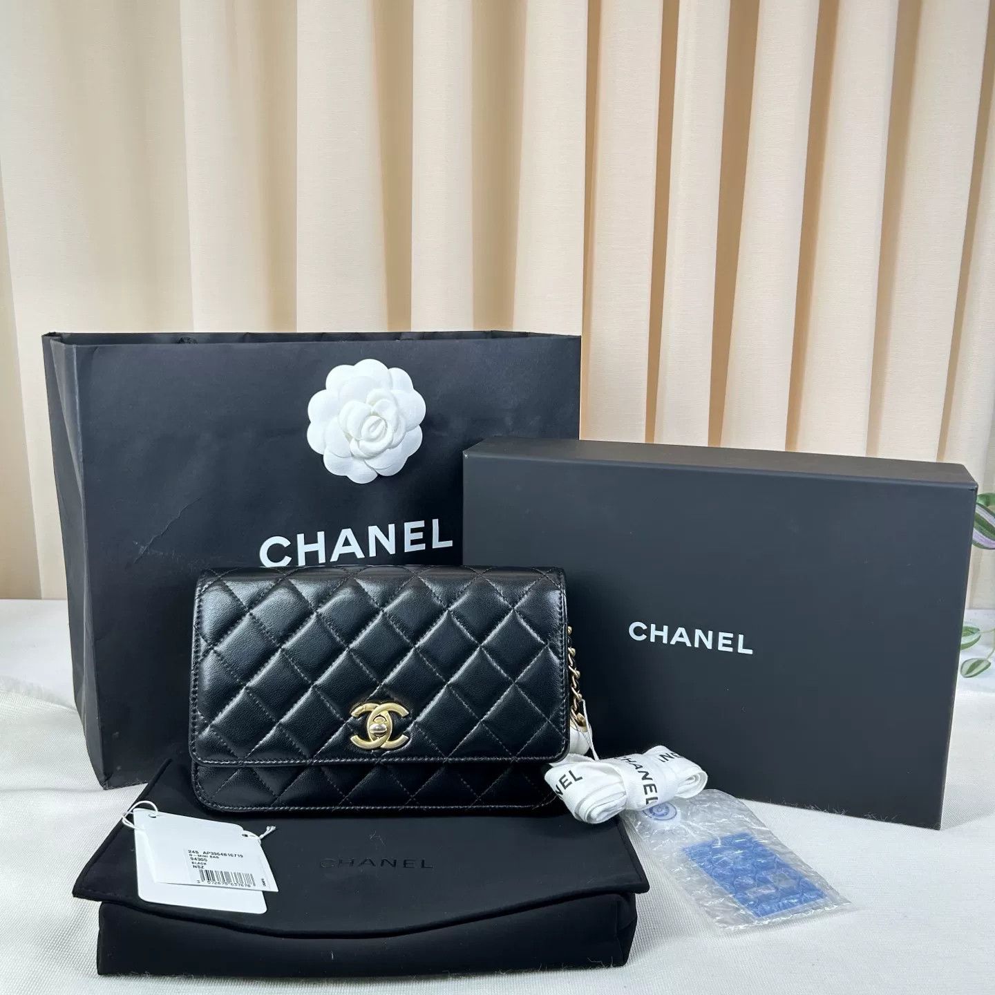 Chanel Pre-loved Bag Very good condition Size ONE SIZE - 1 Thumbnail