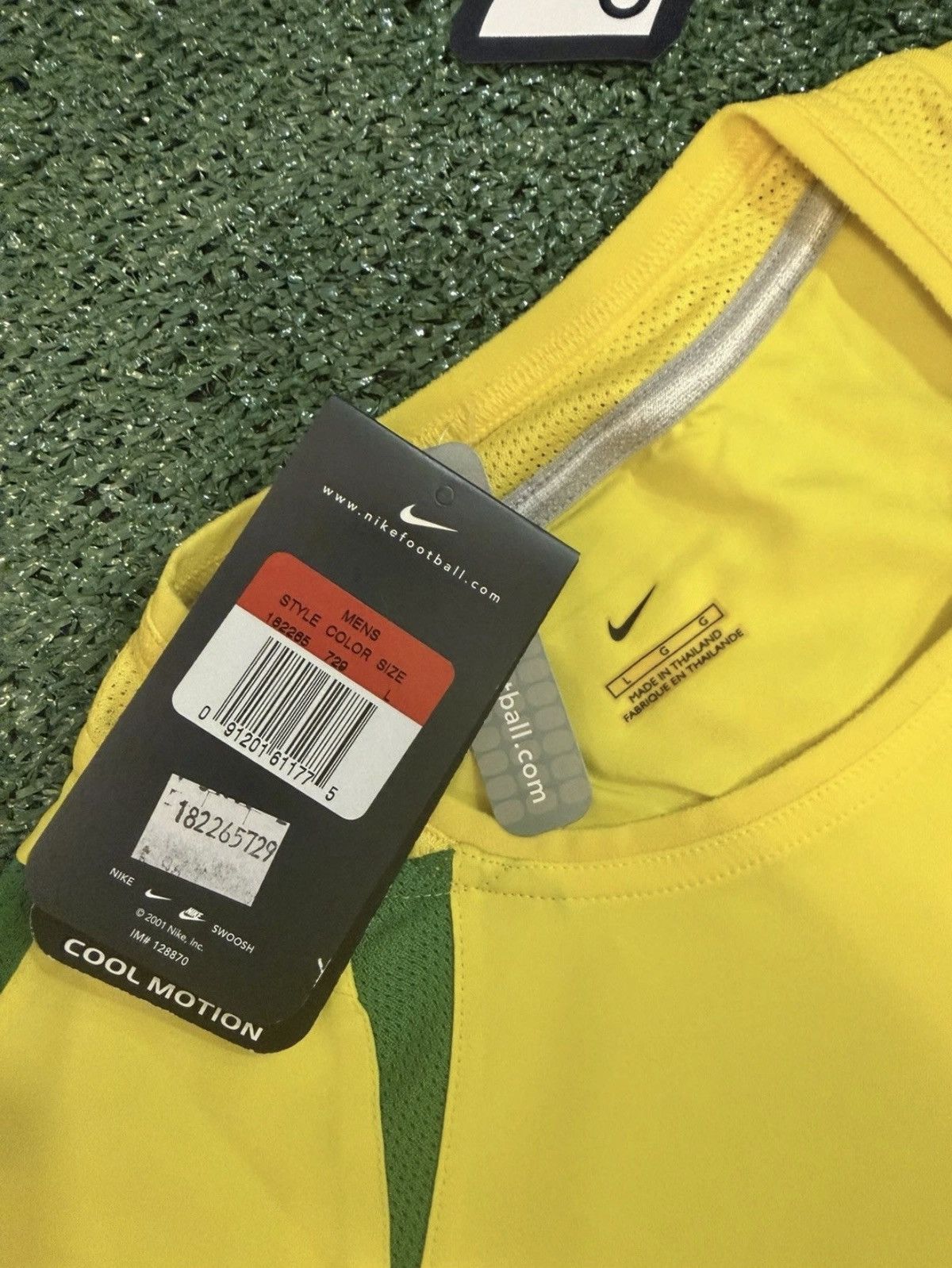 Nike Brazil 2002 Home Shirt - Authentic Nike PLAYER ISSUE - BNWT Size US L / EU 52-54 / 3 - 3 Thumbnail