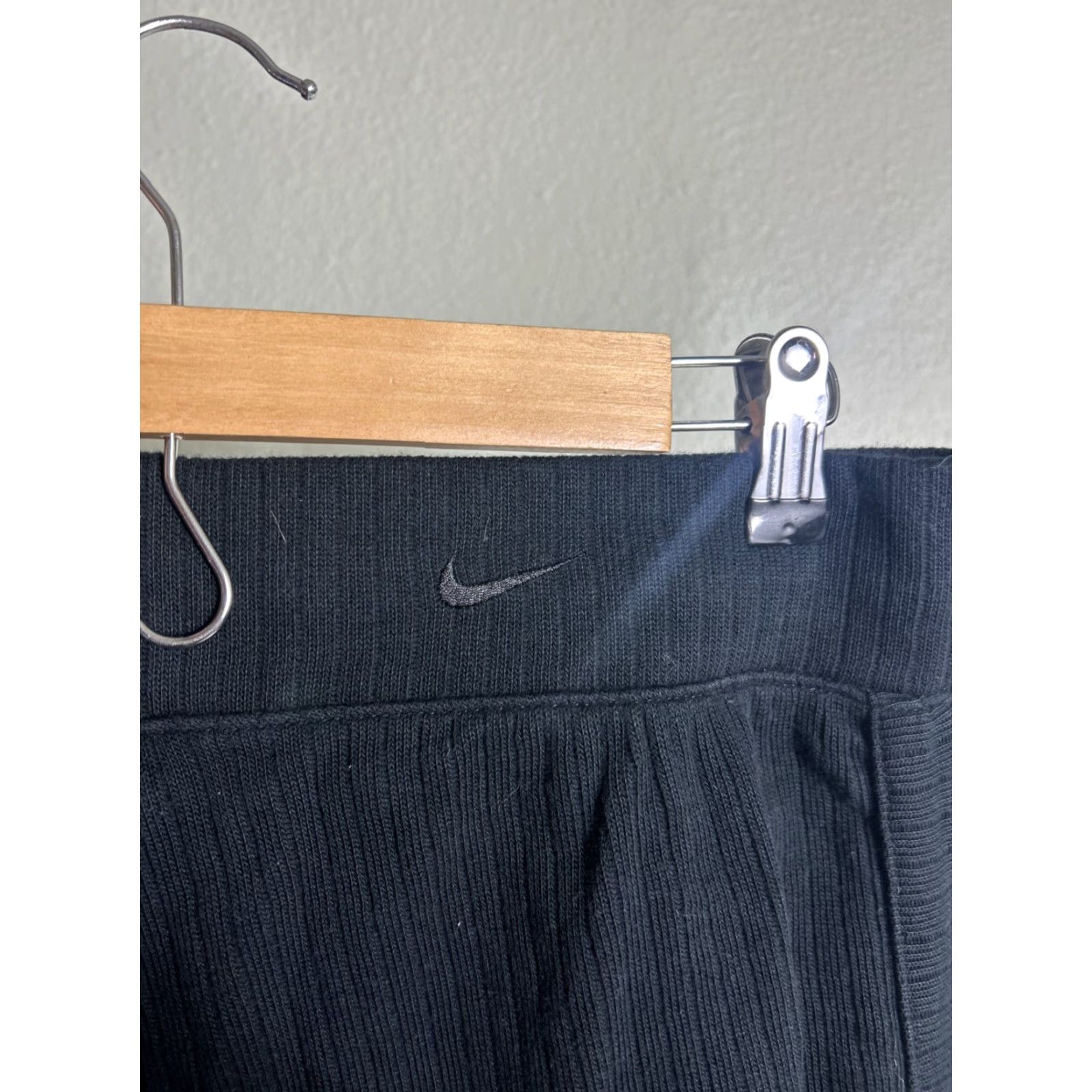 Nike Nike Womens Black Cropped Ribbed Athletic Pants M Size 32" / US 10 / IT 46 - 7 Thumbnail