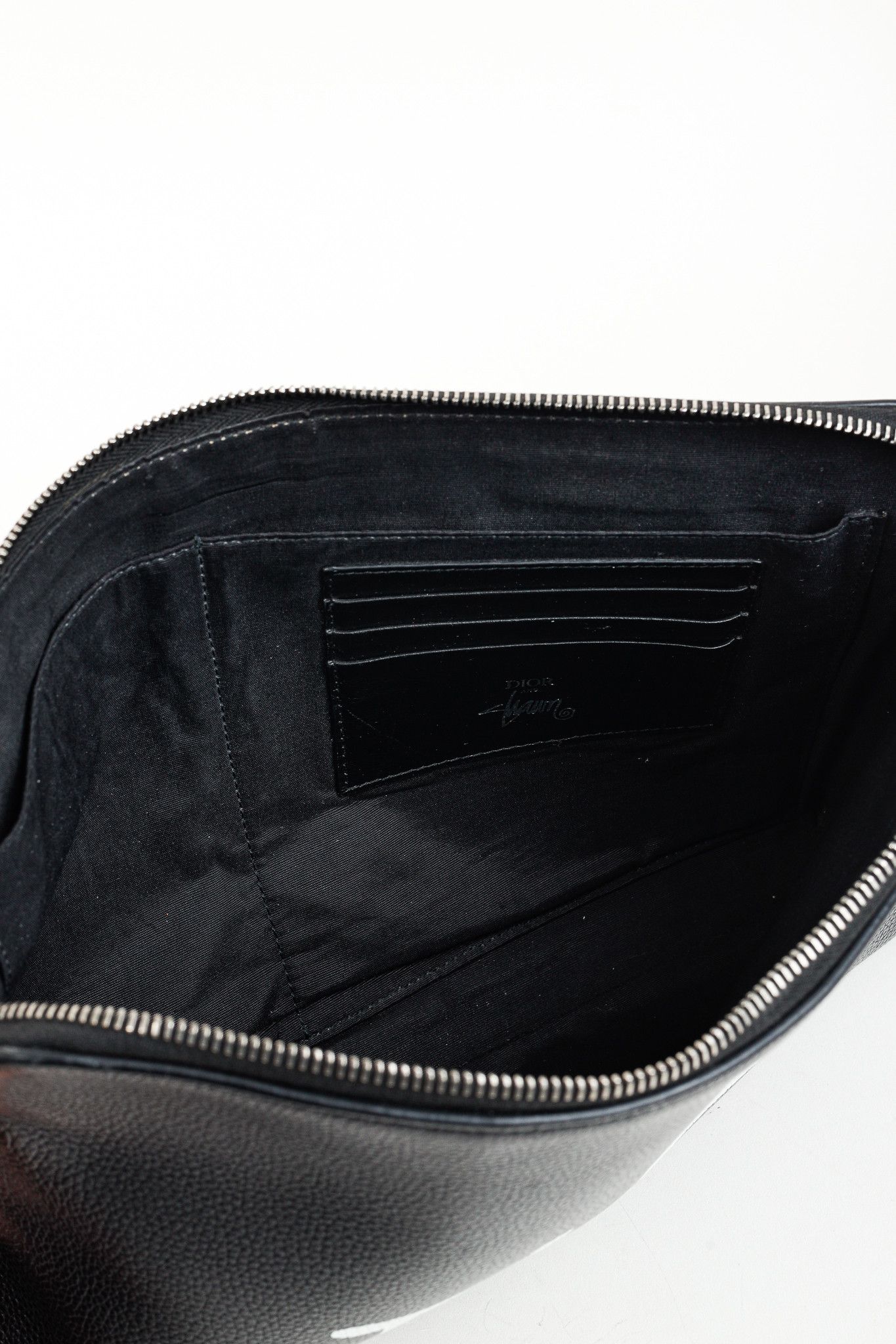 Dior × Stussy Dior X Shawn Stussy AW/20 Black Pebbled Leather Large Clutch Size ONE SIZE - 8 Thumbnail