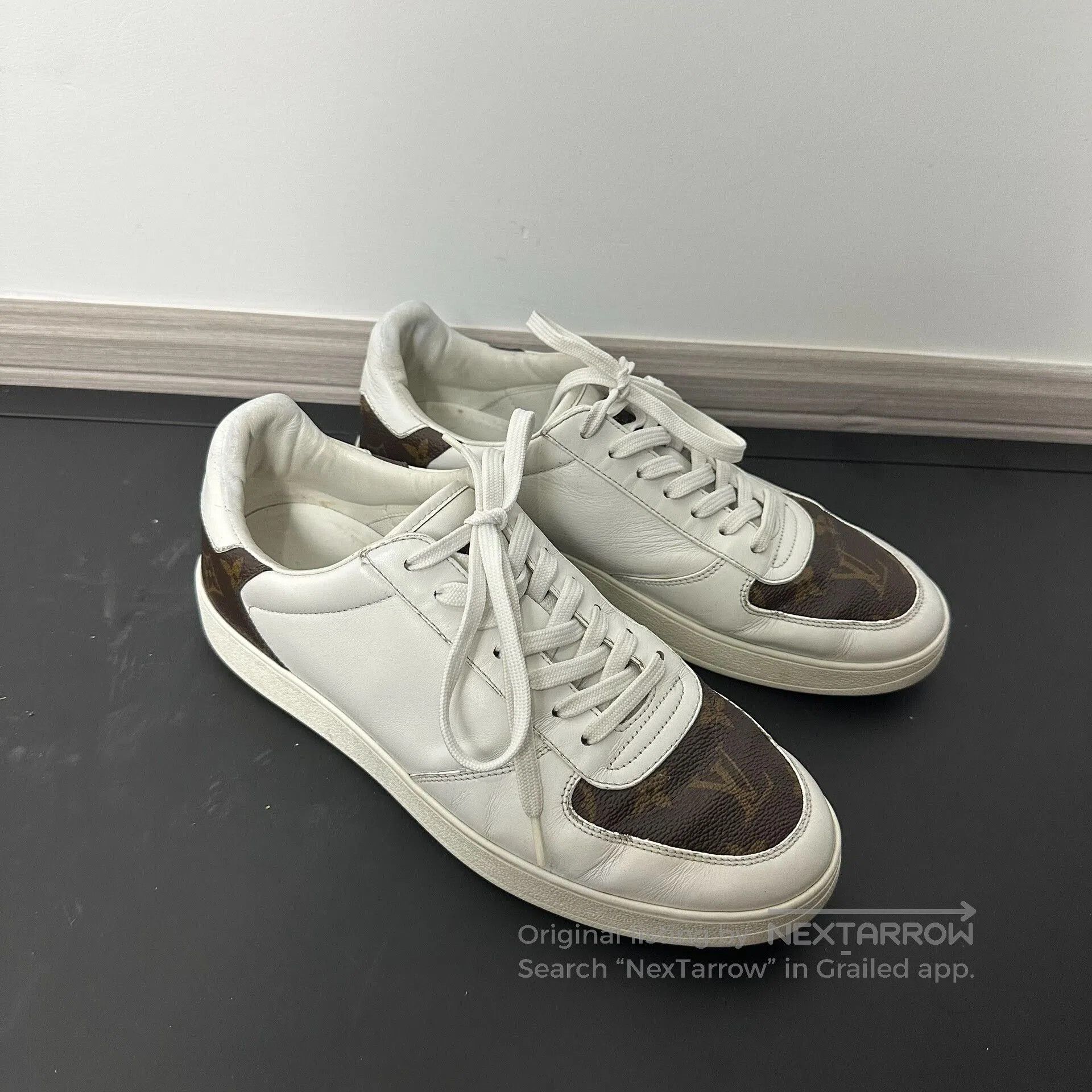 Louis Vuitton louis vuitton low. Size US 10 / EU 43 - 1 Thumbnail