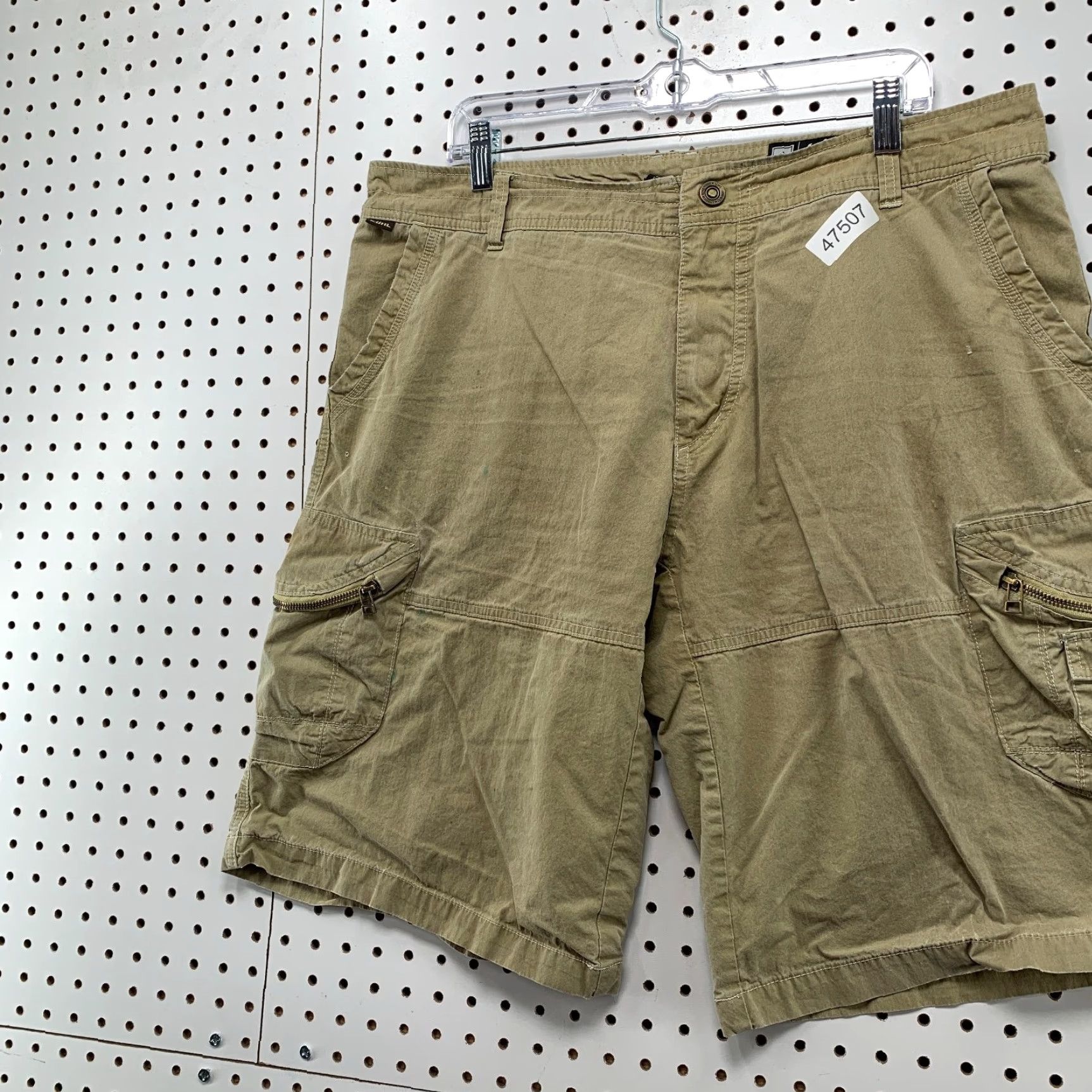 Vintage Kuhl Cargo Shorts Mens 38 Khaki Relaxed Fit Outdoor Utility Pocket 38x12/5 Size US 27 - 4 Thumbnail