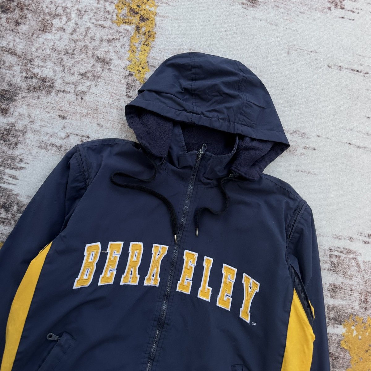 Japanese Brand RARE CAL BIG EMBROIDERY LOGO REVERSIBLE FLEECE JACKET Size US L / EU 52-54 / 3 - 6 Thumbnail