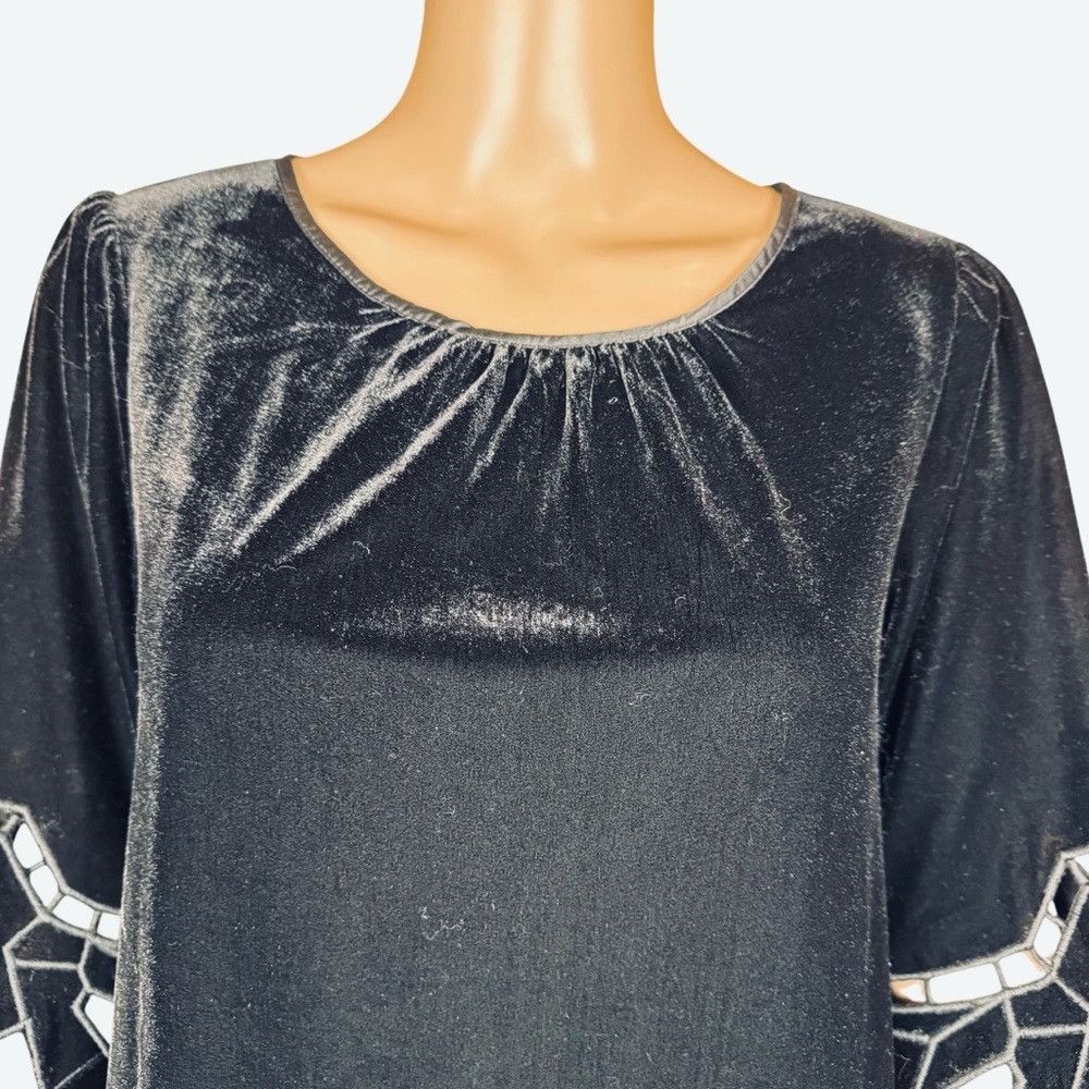 Joie JOIE Black Velvet Long Sleeve Cut Outs Scoop Blouse Size M Size M / US 6-8 / IT 42-44 - 2 Thumbnail