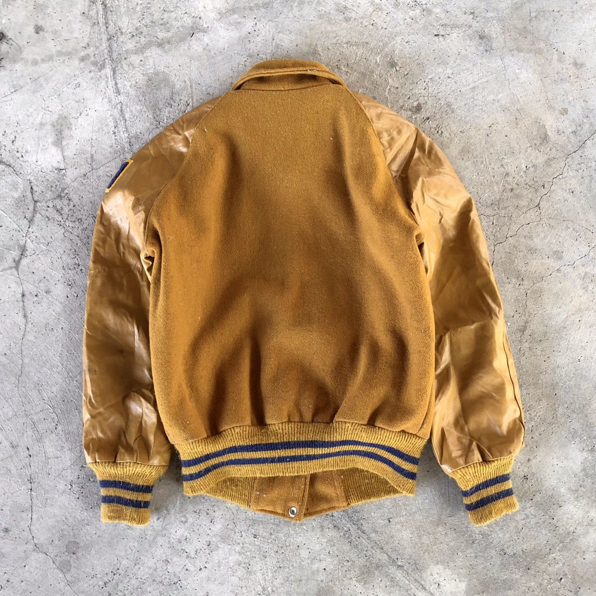 Vintage ADMIRAL SPORTSWEAR Custom Made Leather Varsity Jacket Size US M / EU 48-50 / 2 - 3 Thumbnail