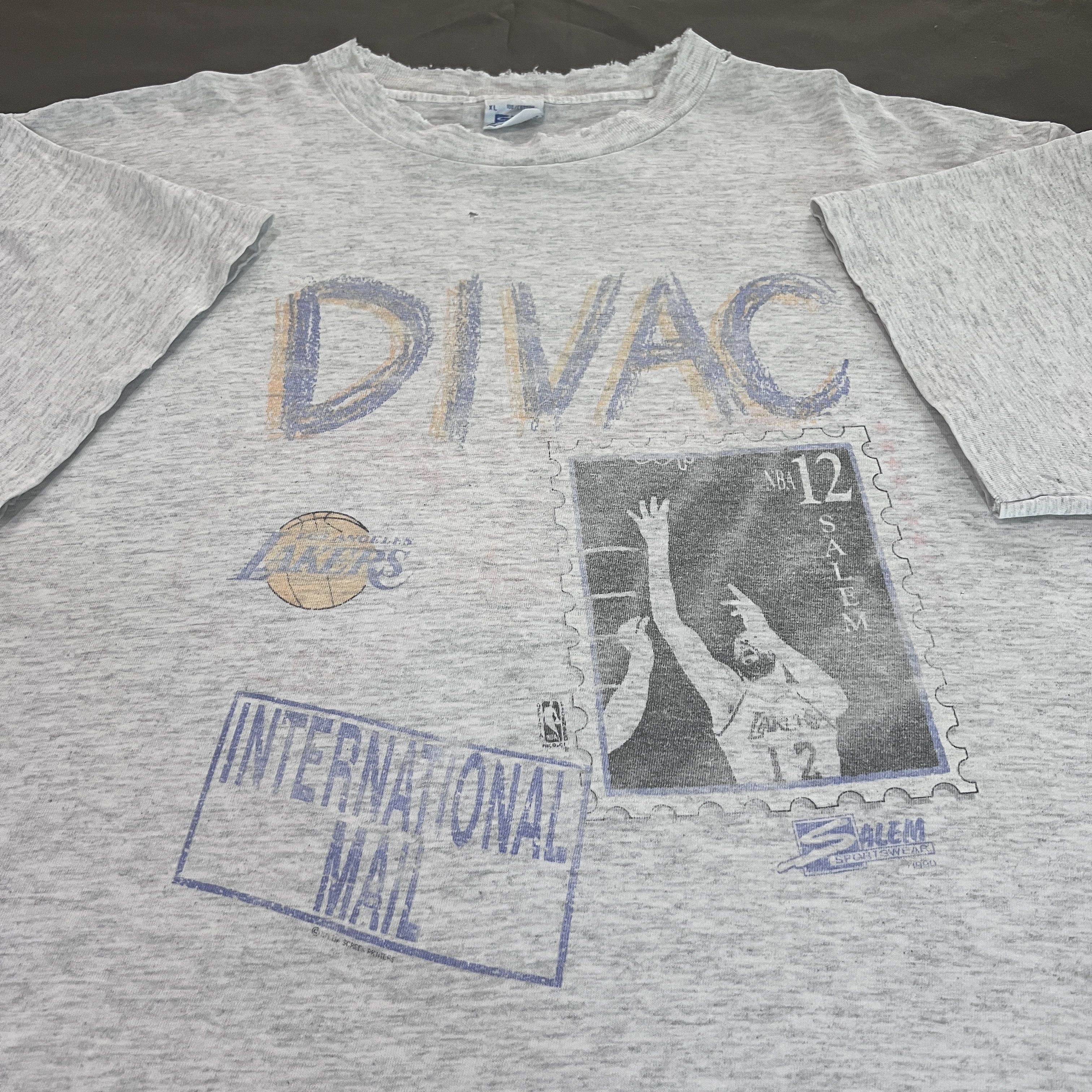 NBA Vintage 90s Divac LA Lakers Distressed Faded Thrashed Tee Size US XL / EU 56 / 4 - 1 Thumbnail