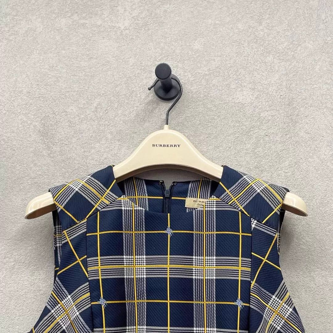 Burberry Burberry Classic Check Sleeveless Dress Near New Size XS / US 0-2 / IT 36-38 - 4 Thumbnail
