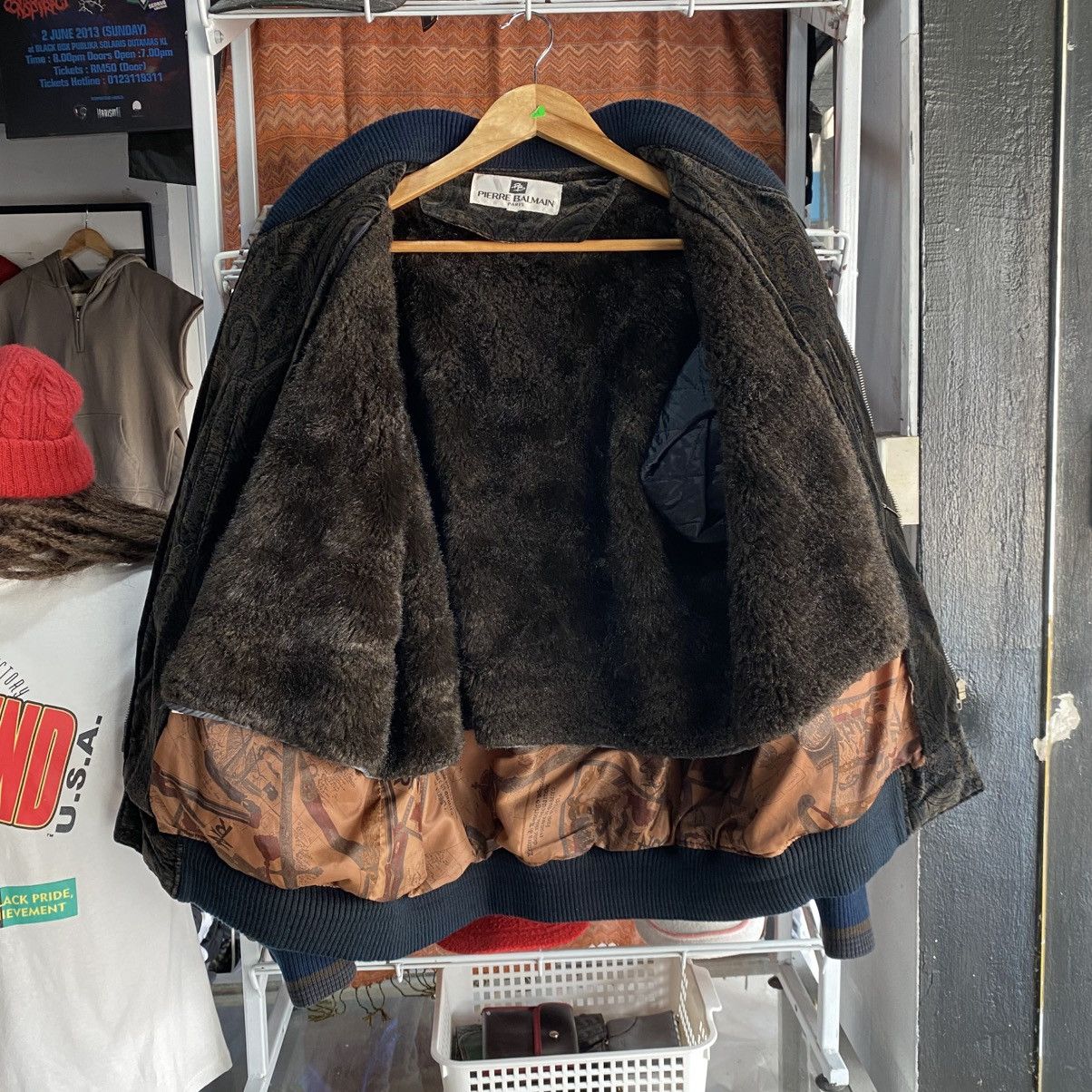 Pierre Balmain Vintage Pierre Balmain Brown Paisley Jacquard Bomber Jacket Size US L / EU 52-54 / 3 - 3 Thumbnail