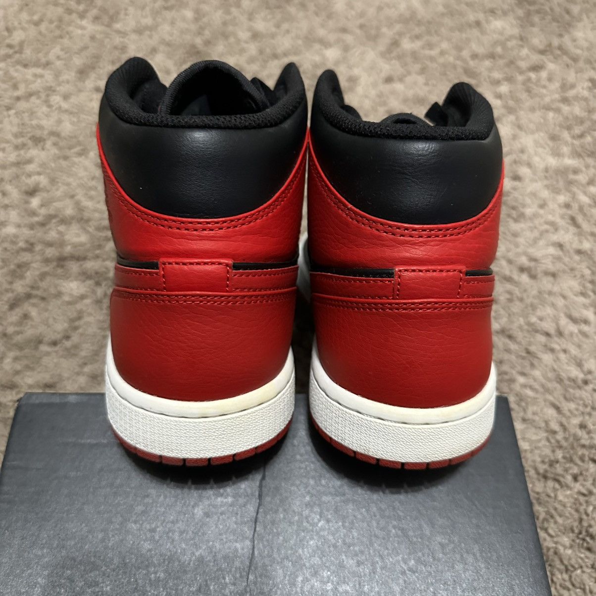 Jordan Brand Air Jordan 1 Mid “Banned” Size US 8 / EU 41 - 4 Thumbnail