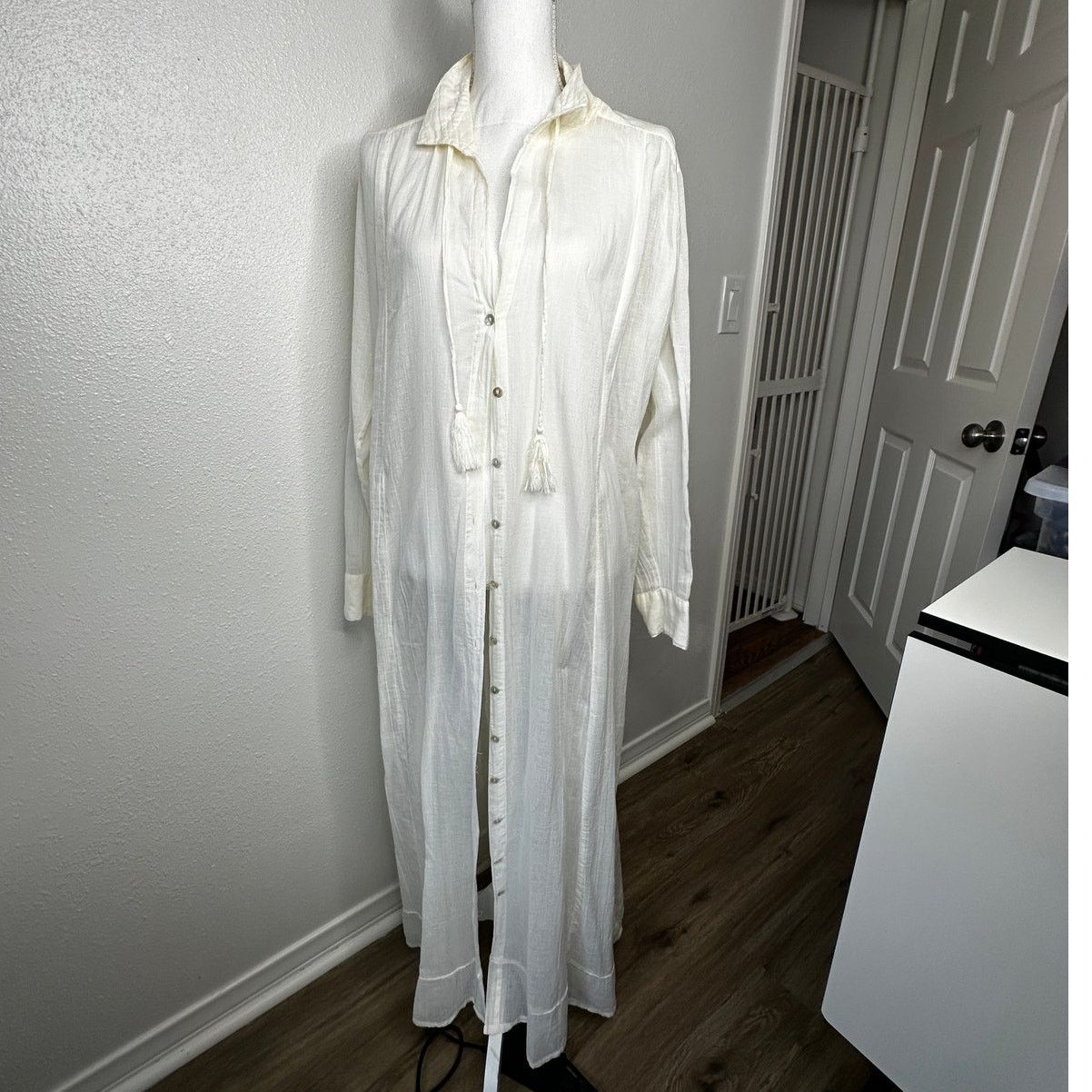 Other Z&L Europe Maxi Boho Button Front Tassel Long Sleeve Coverup Size S / US 4 / IT 40 - 4 Thumbnail