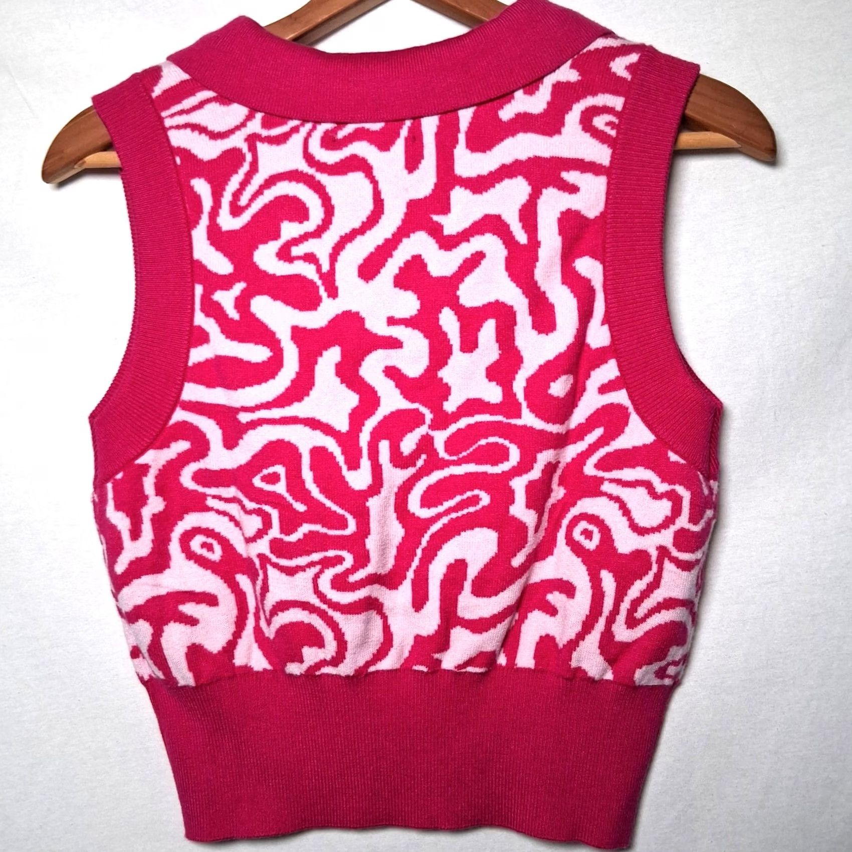 Hot Topic VINTAGE Hot Topic Sweater Vest Womens L Pink Retro Y2K Artsy Fun Academia Twee Vest Size L / US 10 / IT 46 - 2 Thumbnail