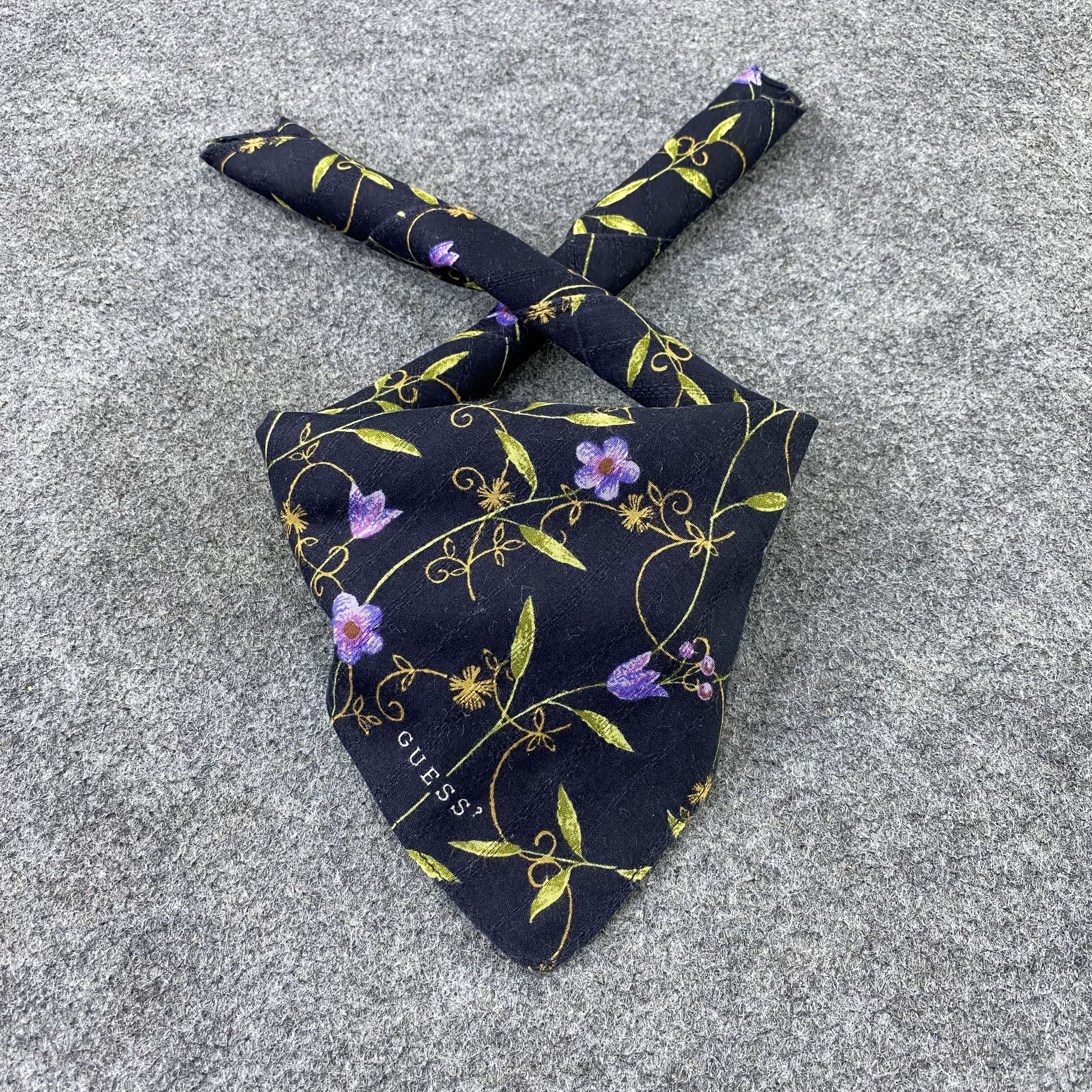 Guess Guess Floral Handkerchief / Bandana / Neckerchief-B1271 Size ONE SIZE - 2 Thumbnail