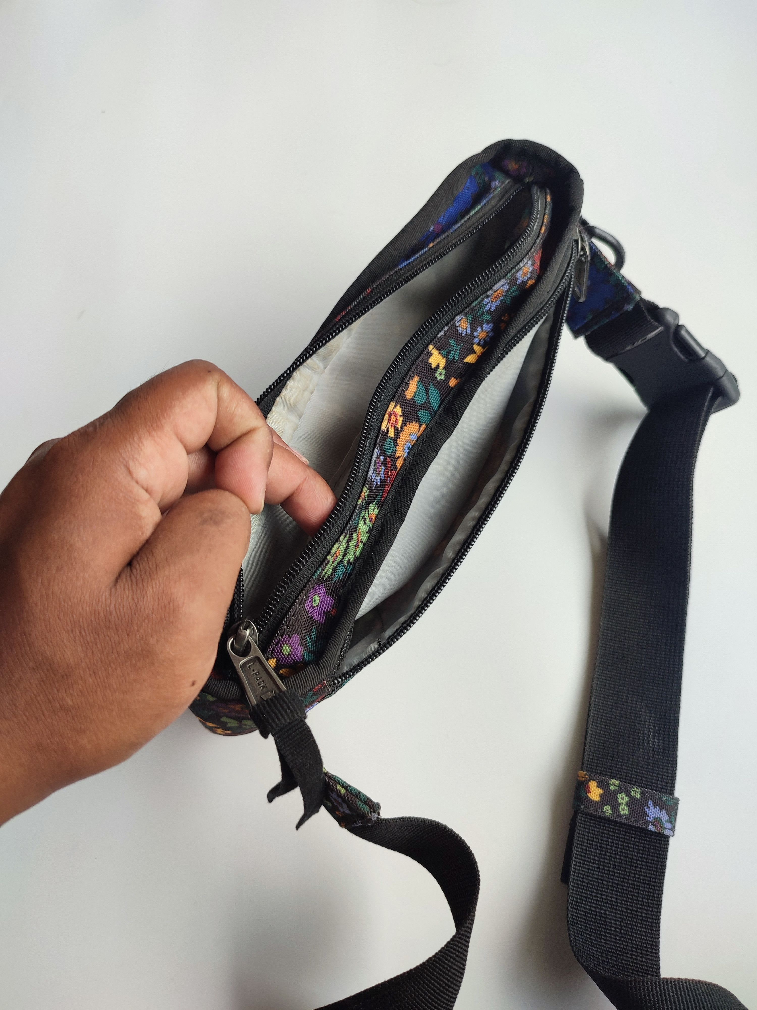 Levi's THE LEVIS FLORAL POUCHBAG Size ONE SIZE - 9 Thumbnail