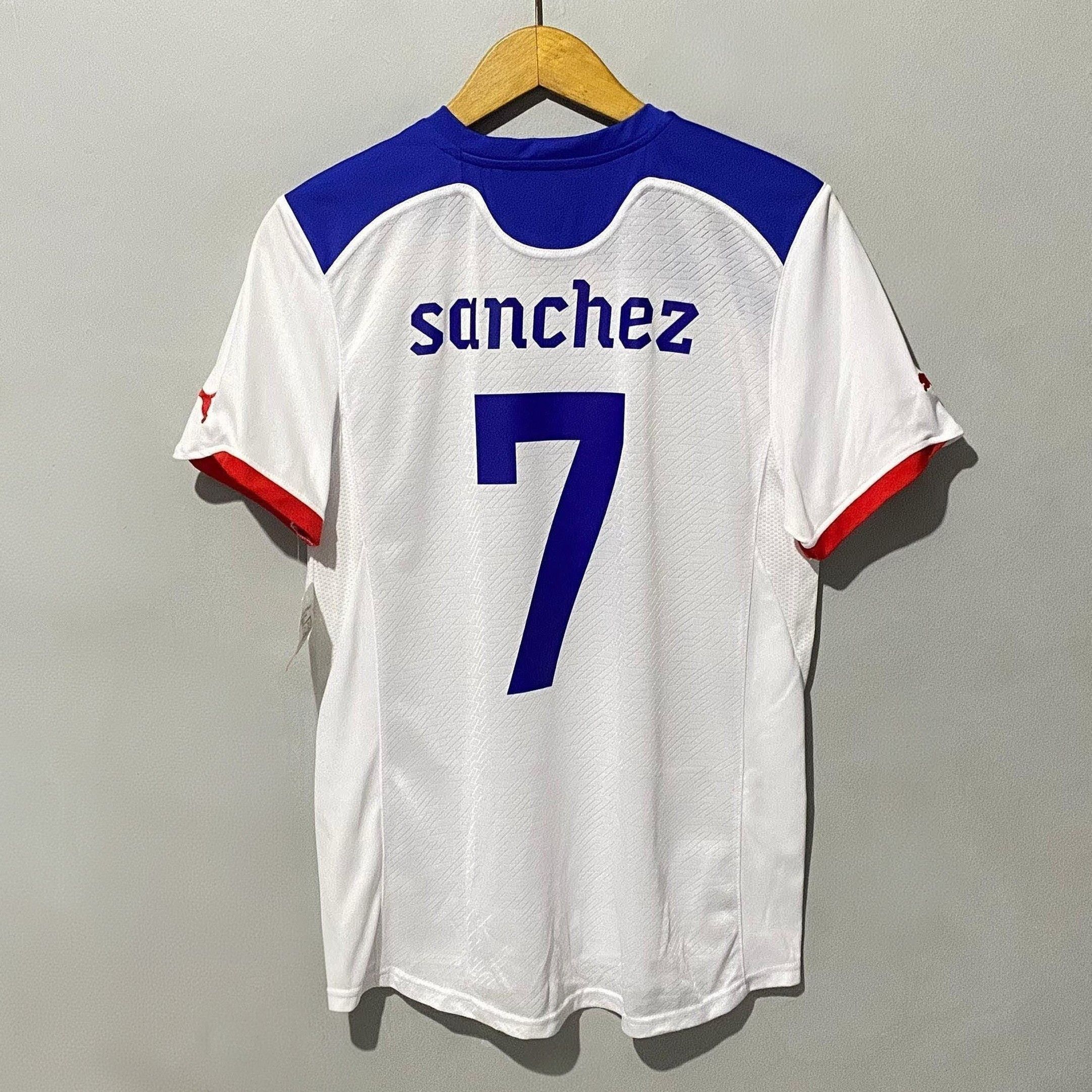 Puma Chile 2011-2012 Away Jersey Alexis Sanchez Size US L / EU 52-54 / 3 - 2 Thumbnail