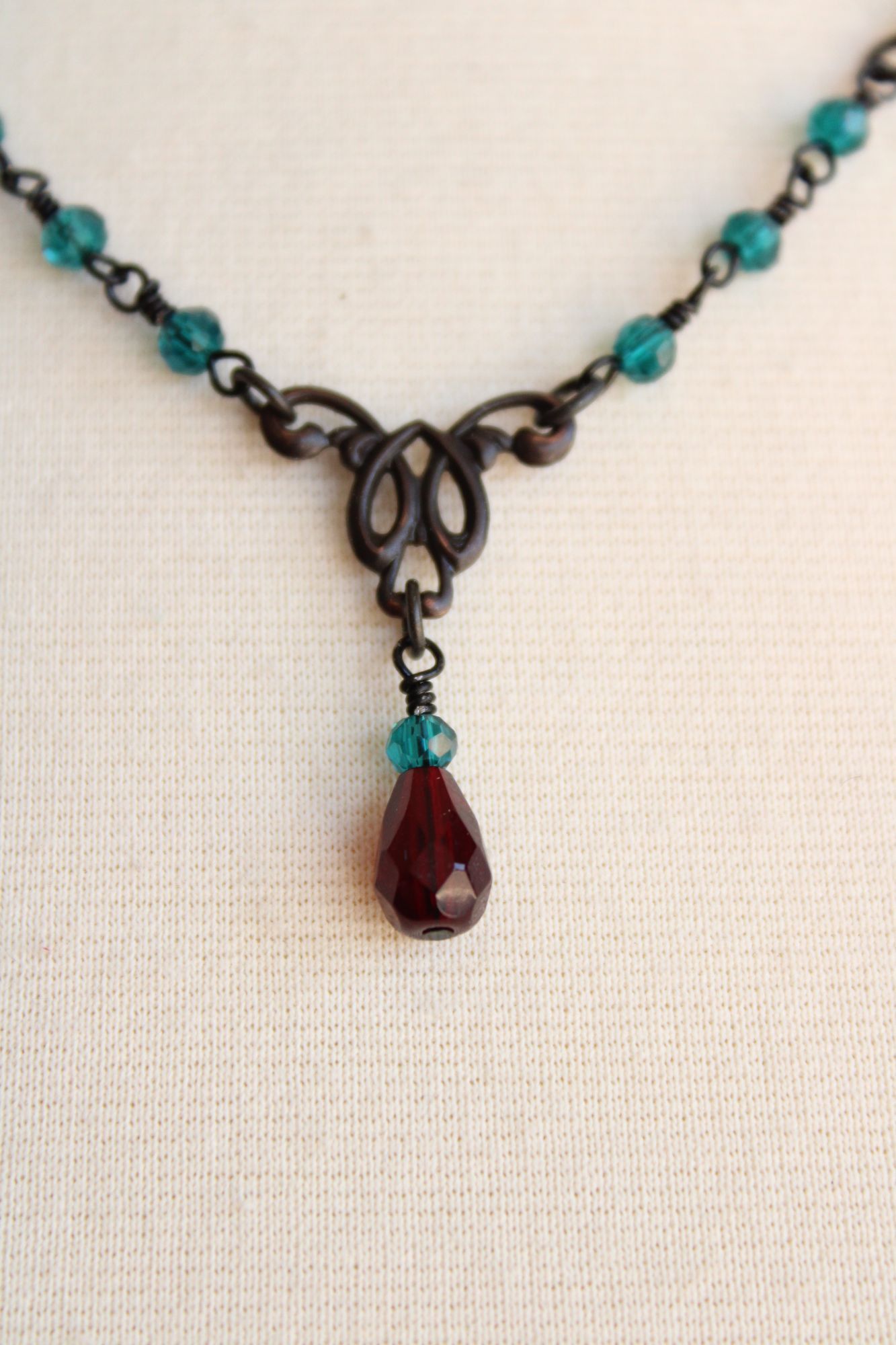Handmade Handcrafted Necklace and Earring Set, Victorian Style, Green Size ONE SIZE - 4 Thumbnail