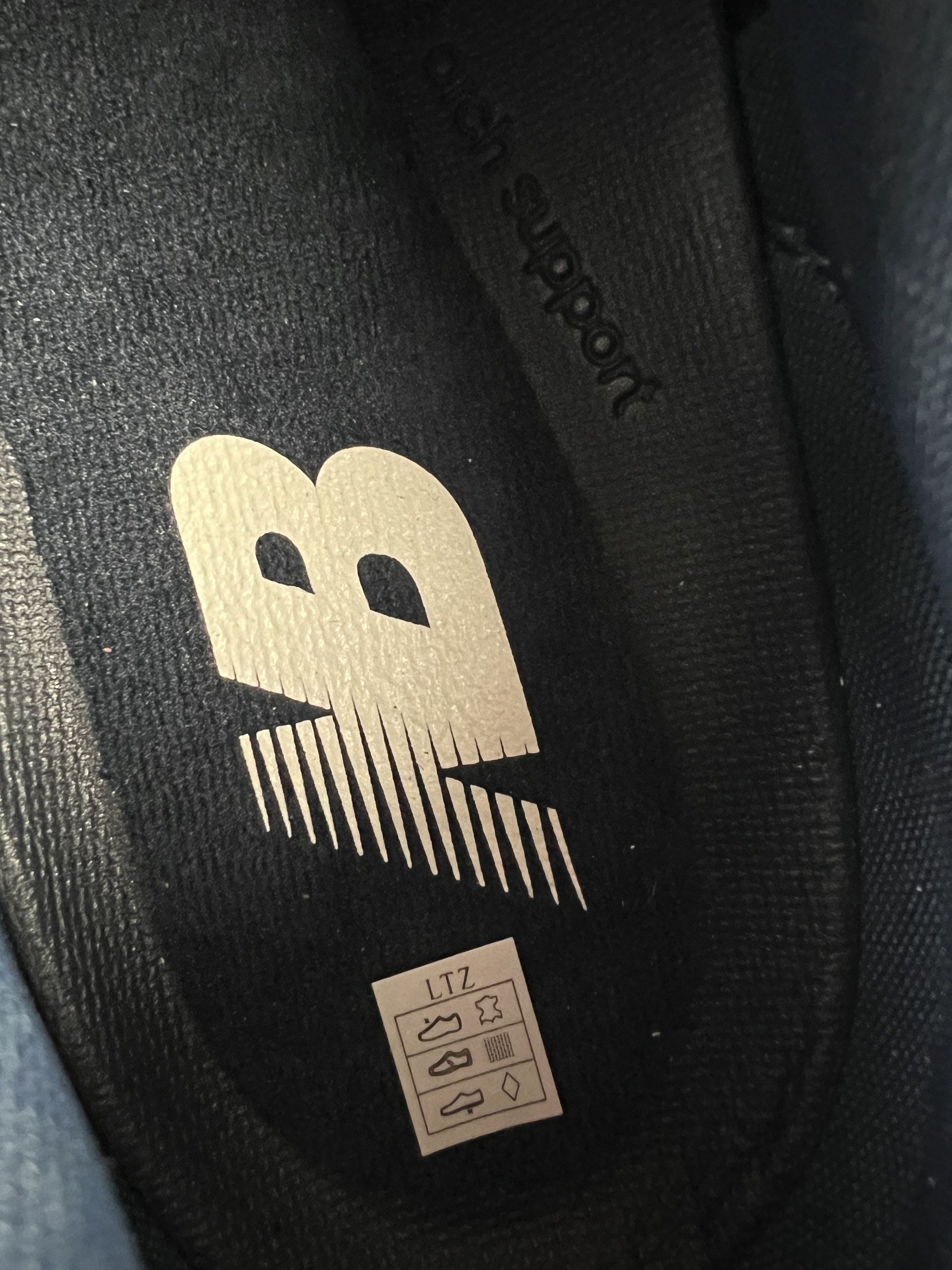 New Balance New Balance 550 Men's Navy Blue Suede Sneakers Size US8 Size US 8 / EU 41 - 7 Thumbnail