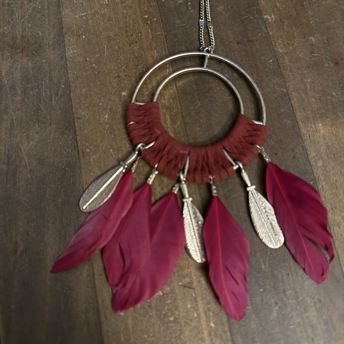 Other Boho gold tone red feather pendant necklace Size ONE SIZE - 3 Thumbnail