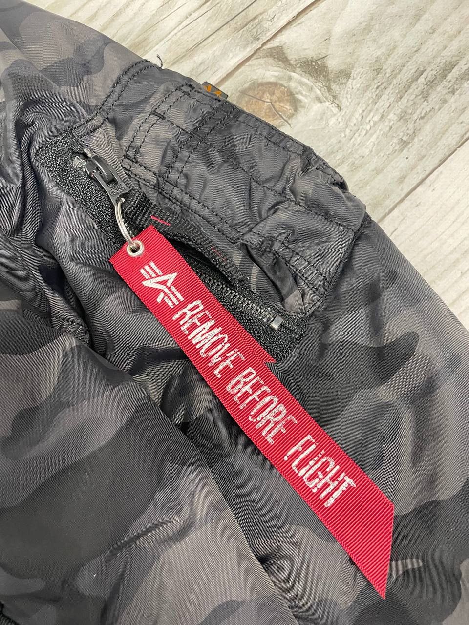 Alpha Industries Vintage Alpha Industries Camo Bomber Jacket US Military Army Size US L / EU 52-54 / 3 - 6 Thumbnail