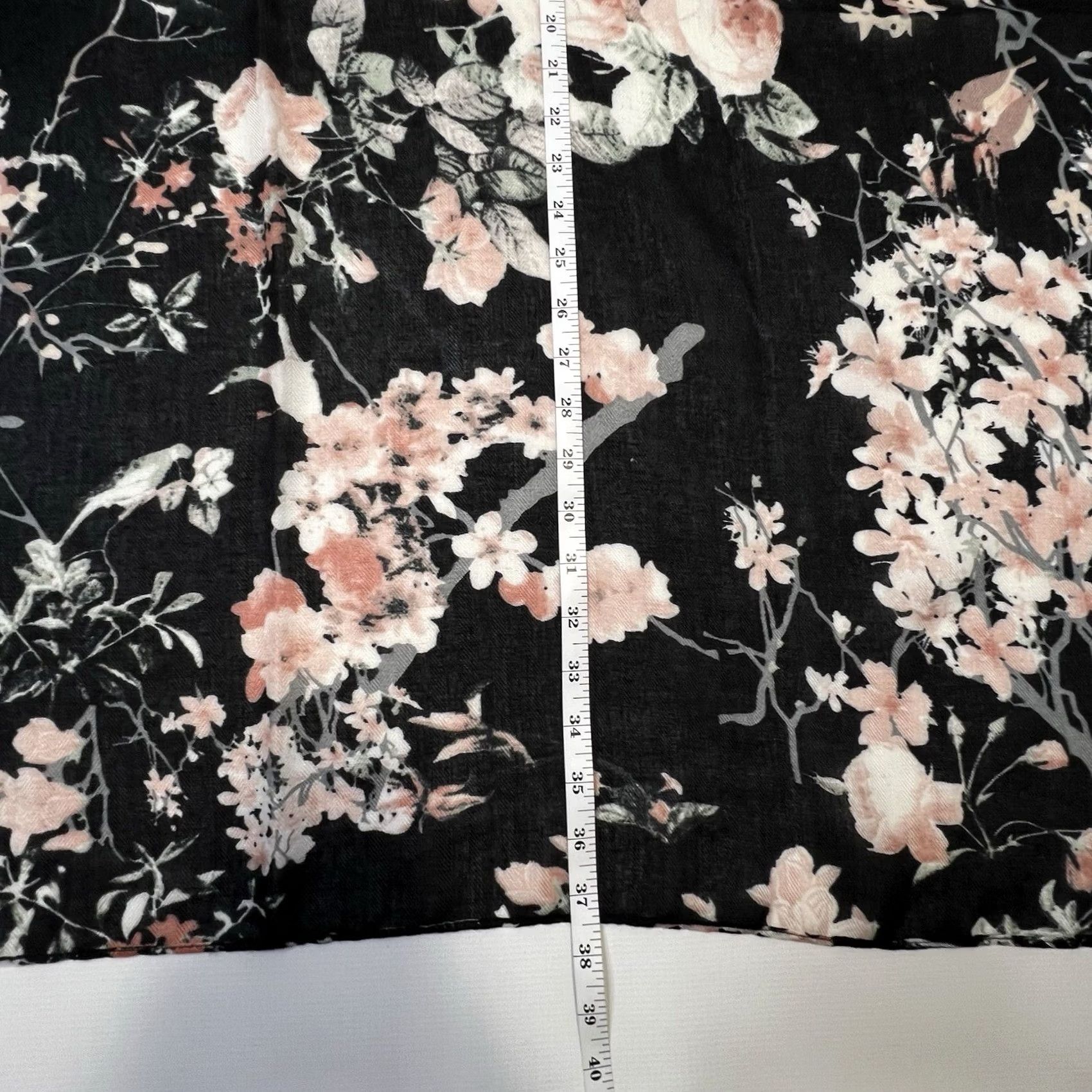 Pinko Jane & Berry Floral Scarf, 37" by 37", Black Pink Gray, Polyester, NEW, Woven, Fringe, Square Scarf, Women, Vintage No, Standing: N/A Size ONE SIZE - 7 Thumbnail