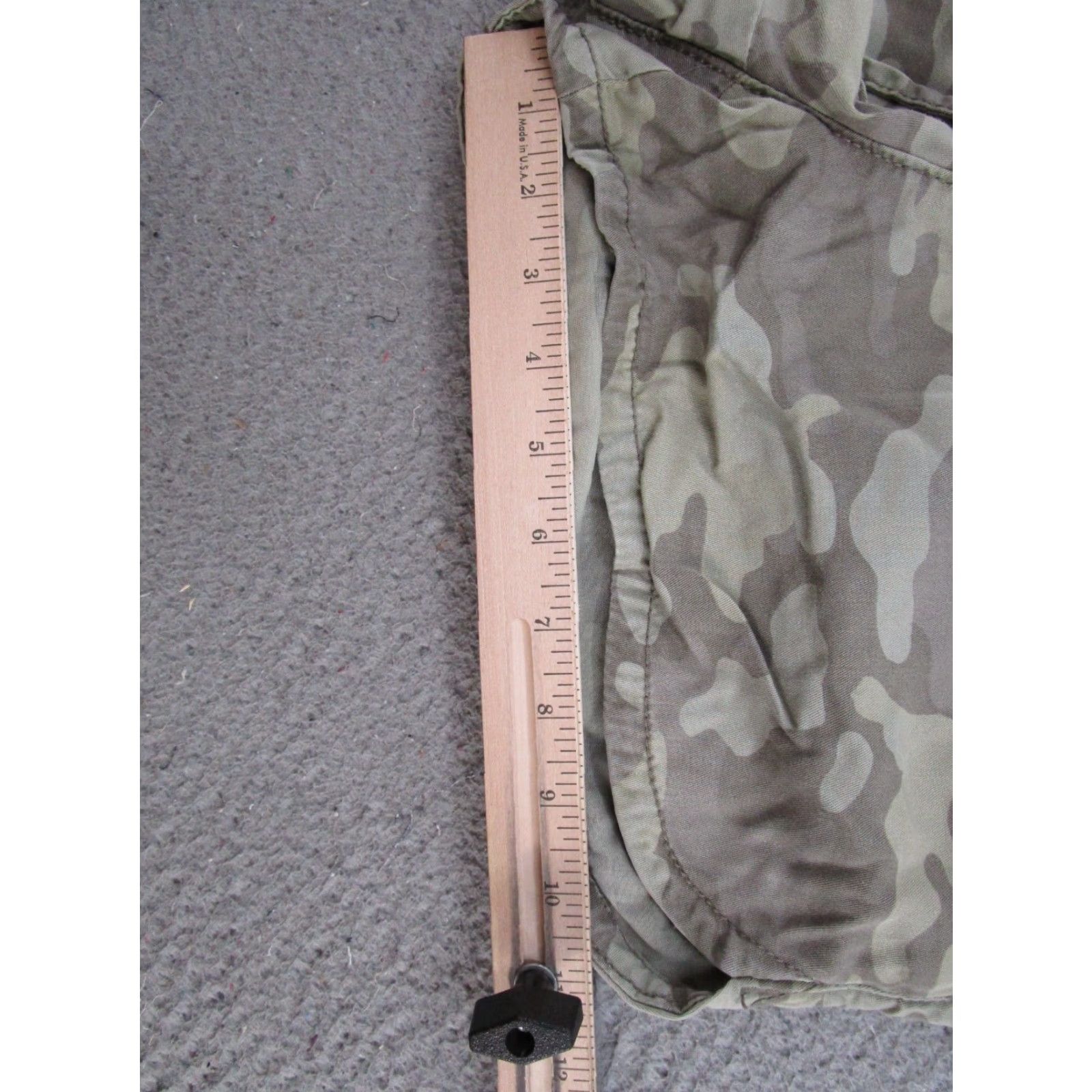 American Eagle Outfitters VINTAGE American Eagle Elastic Waist Camo 100% Lyocell Shorts Womens M Drawstring Green Beach Summer Womens Size 32" / US 10 / IT 46 - 7 Thumbnail