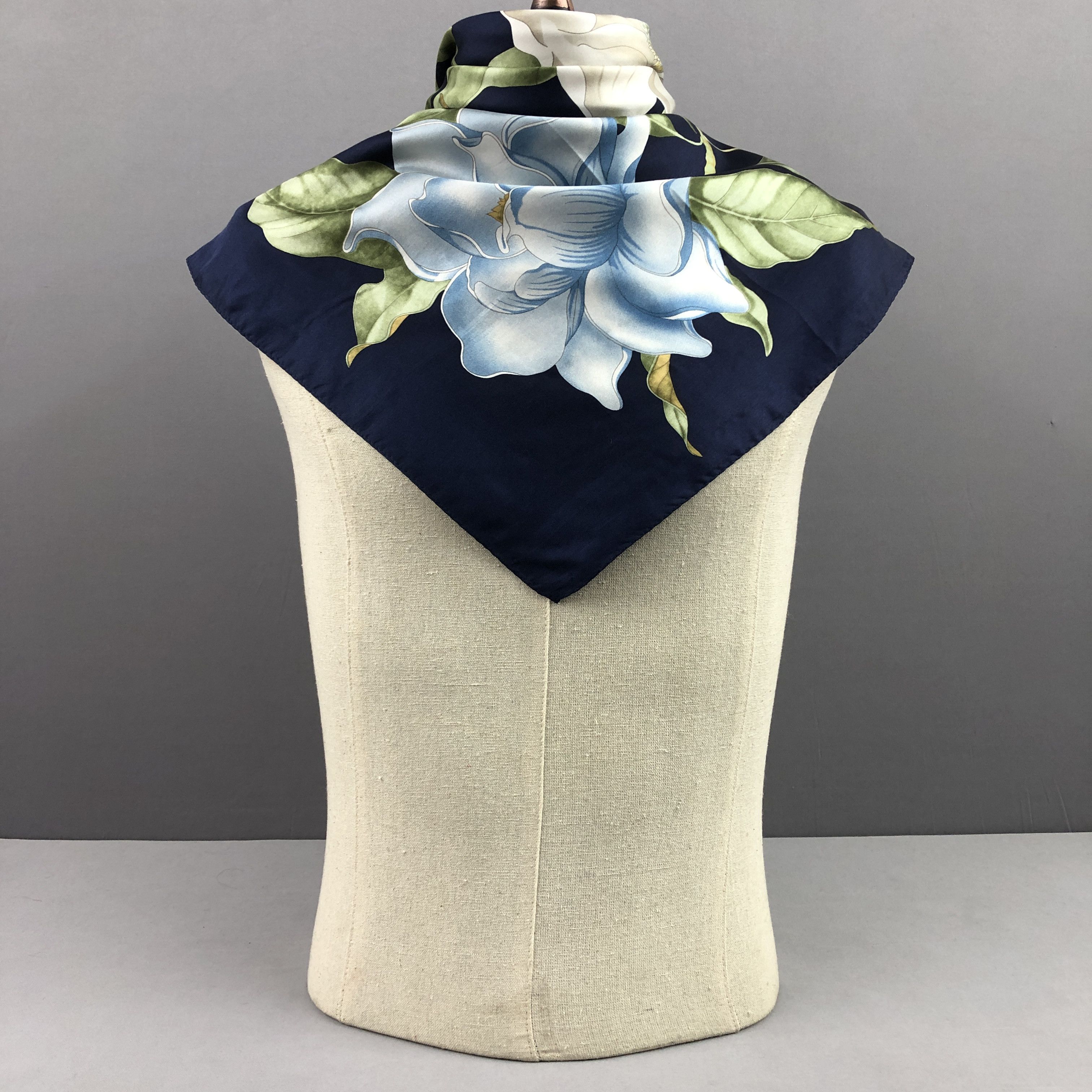 Salvatore Ferragamo × Vintage Vintage Salvatore Ferragamo SILK Scarf Stole Wraps Scarves Size ONE SIZE - 2 Thumbnail