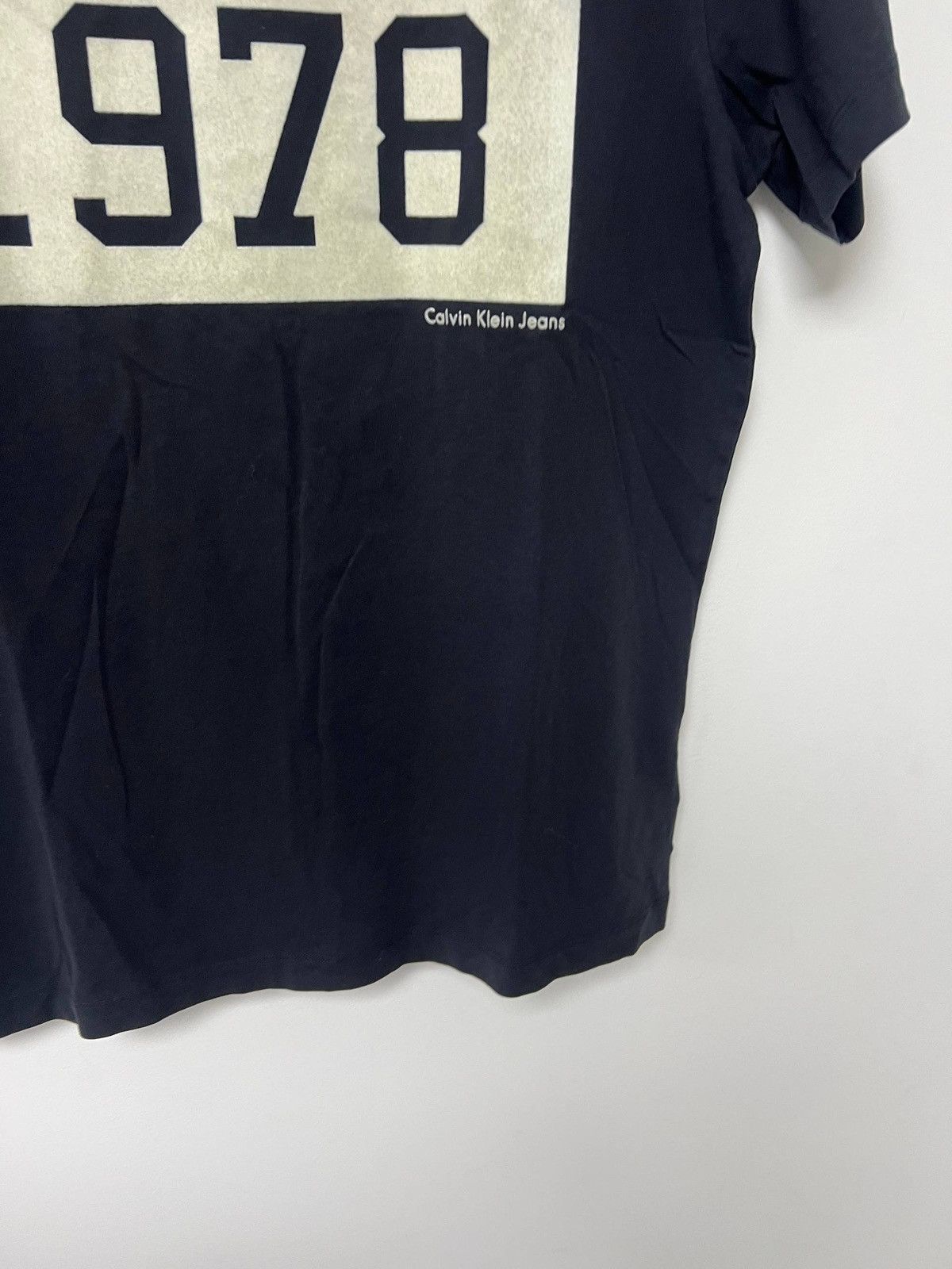 Calvin Klein Vintage Calvin Klein Jeans Slim Fit 1978 T shirt Luxury L Size US L / EU 52-54 / 3 - 7 Thumbnail