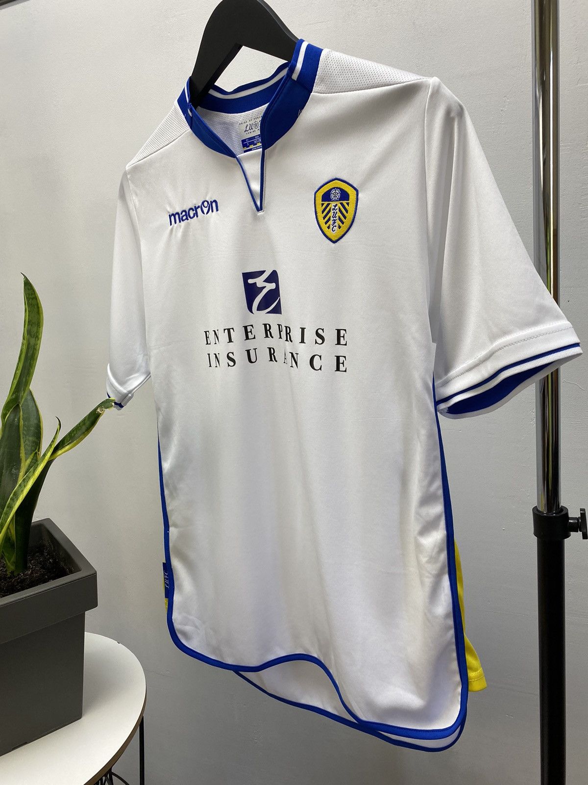 Macron × Vintage Leeds United 2013 2014 Home Soccer Jersey Size US S / EU 44-46 / 1 - 23 Thumbnail